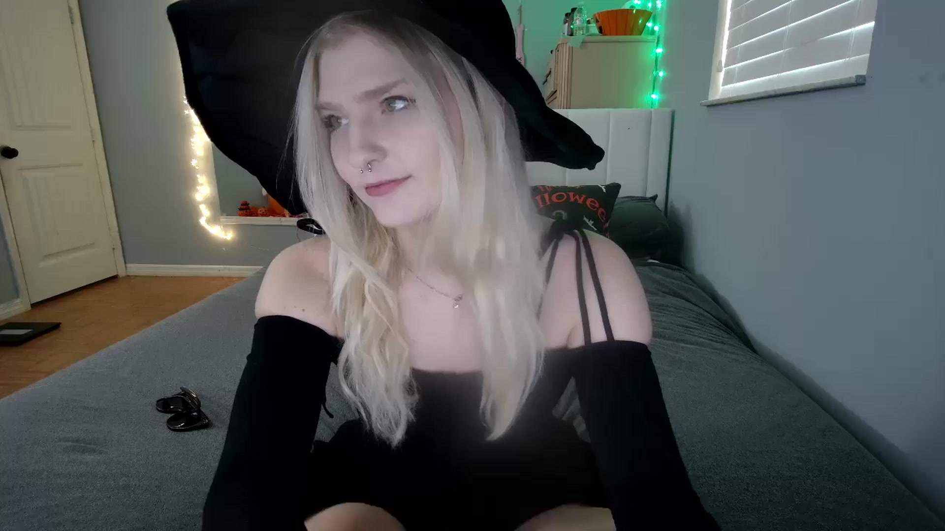 Gallery image thumbnail from DuckChan0's myfreecams stream on, 10/28/2024, 14:22 image 1 of 20