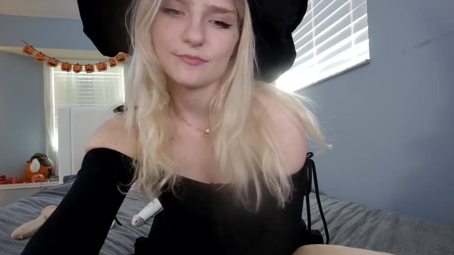 Gallery image thumbnail from DuckChan0's myfreecams stream on, 10/28/2024, 15:27 image 19 of 20