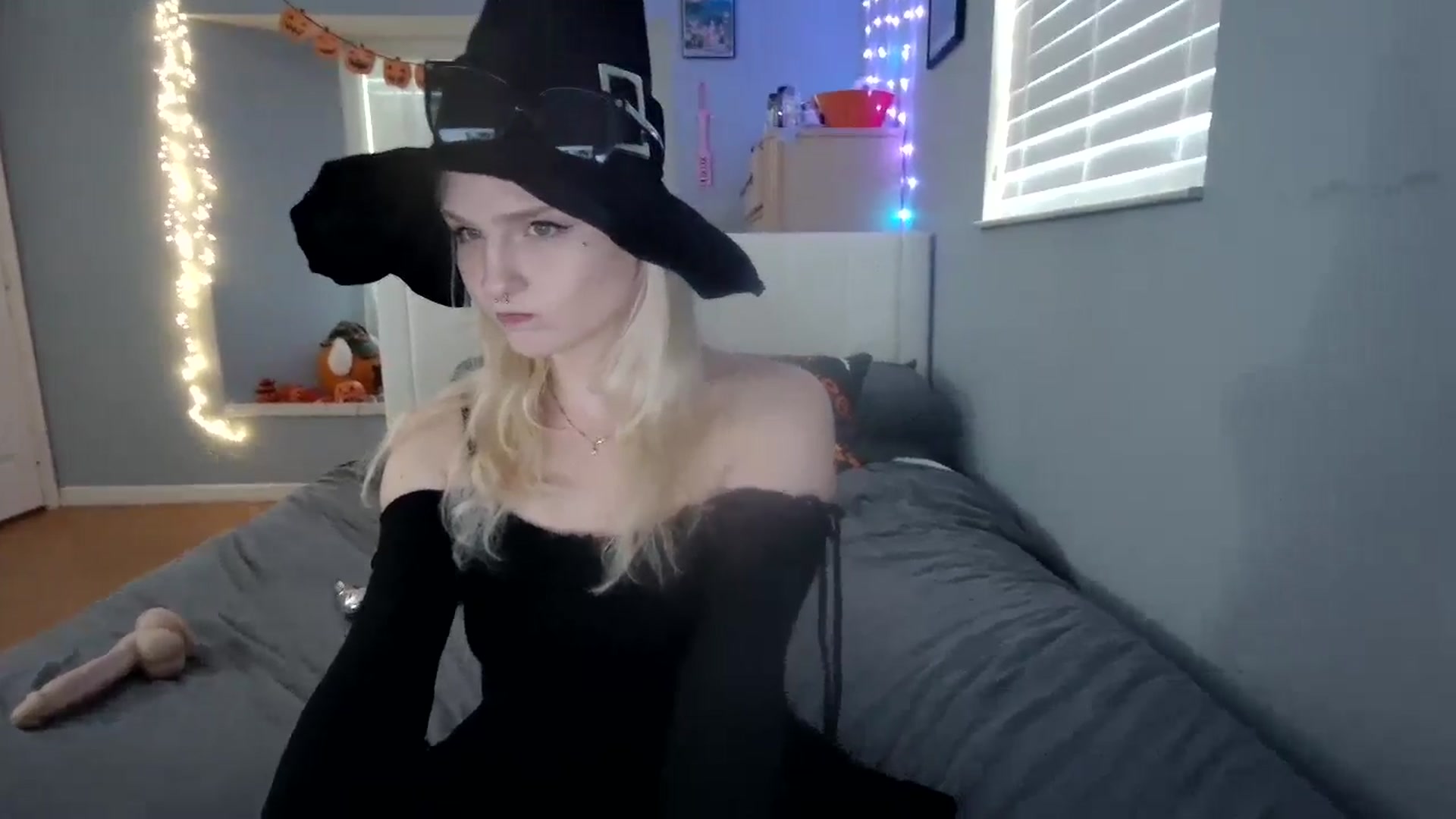 Gallery image thumbnail from DuckChan0's myfreecams stream on, 10/28/2024, 15:27 image 2 of 20