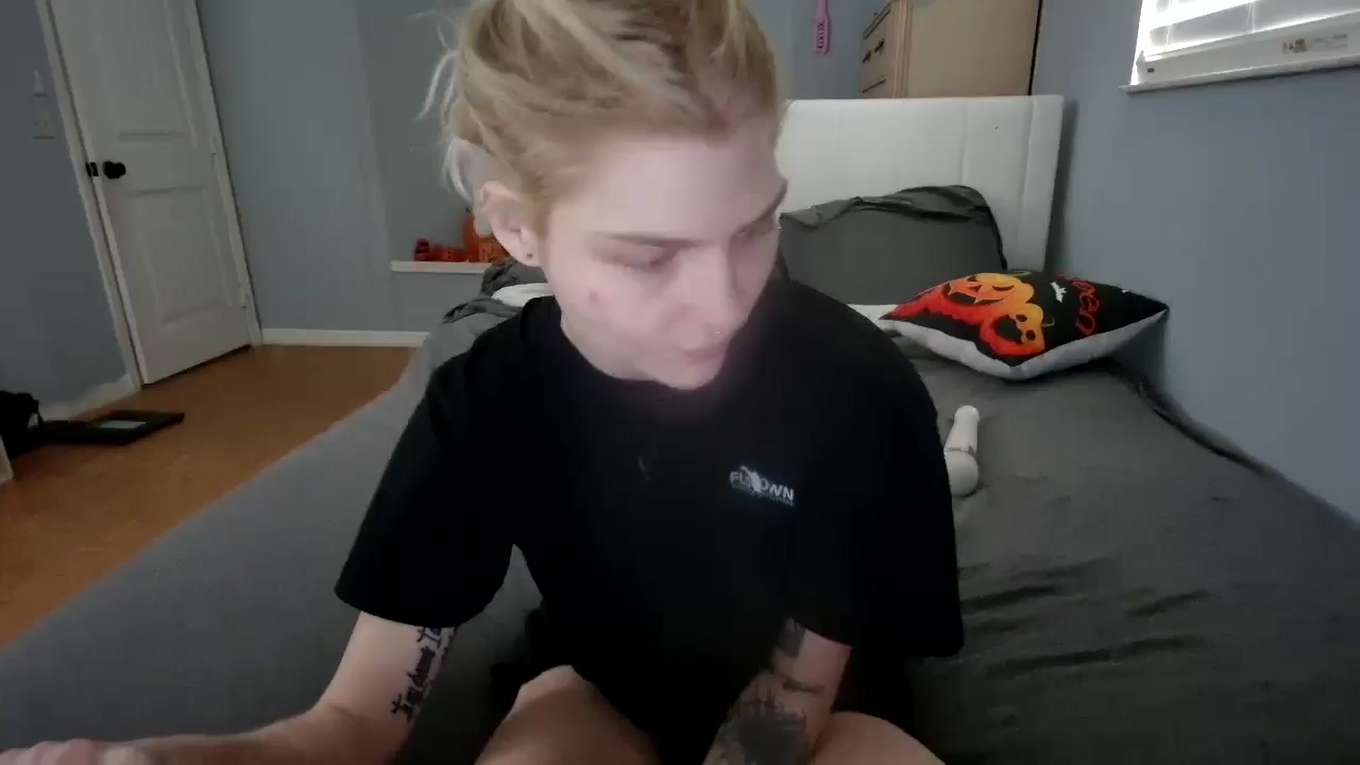 Gallery image thumbnail from DuckChan0's myfreecams stream on, 10/29/2024, 14:25 image 1 of 20