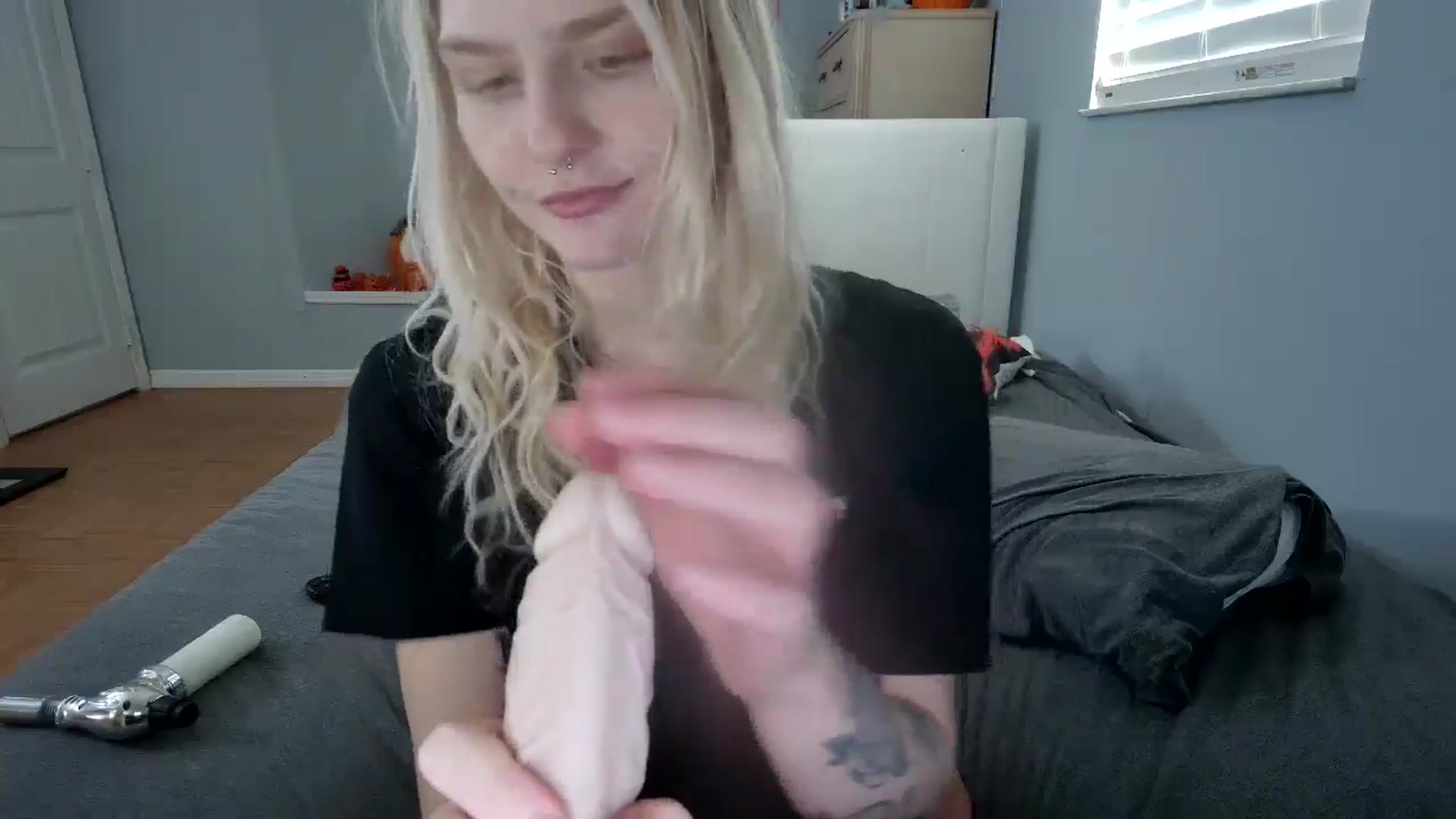 Gallery image thumbnail from DuckChan0's myfreecams stream on, 10/29/2024, 14:25 image 11 of 20