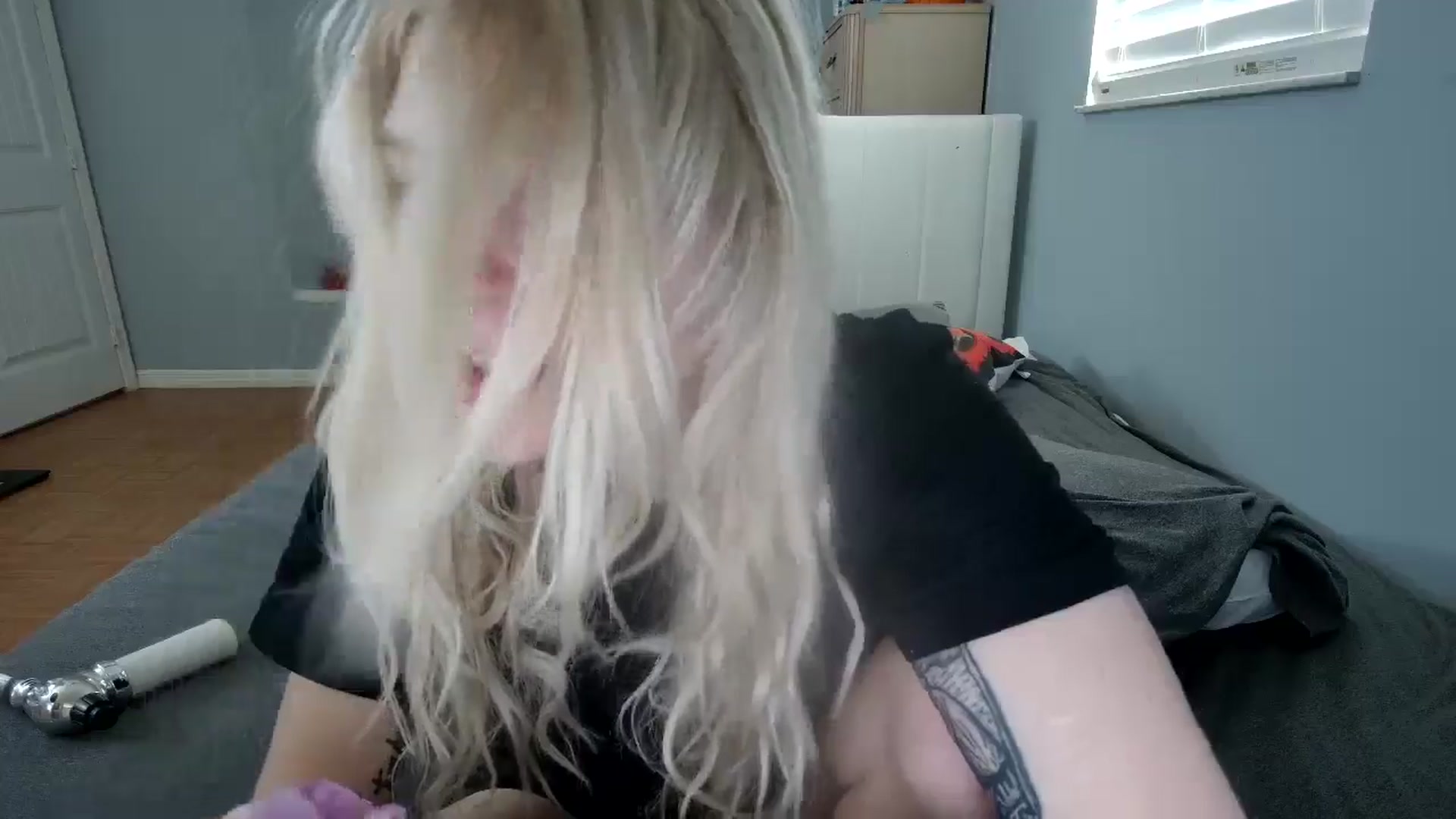 Gallery image thumbnail from DuckChan0's myfreecams stream on, 10/29/2024, 14:25 image 13 of 20