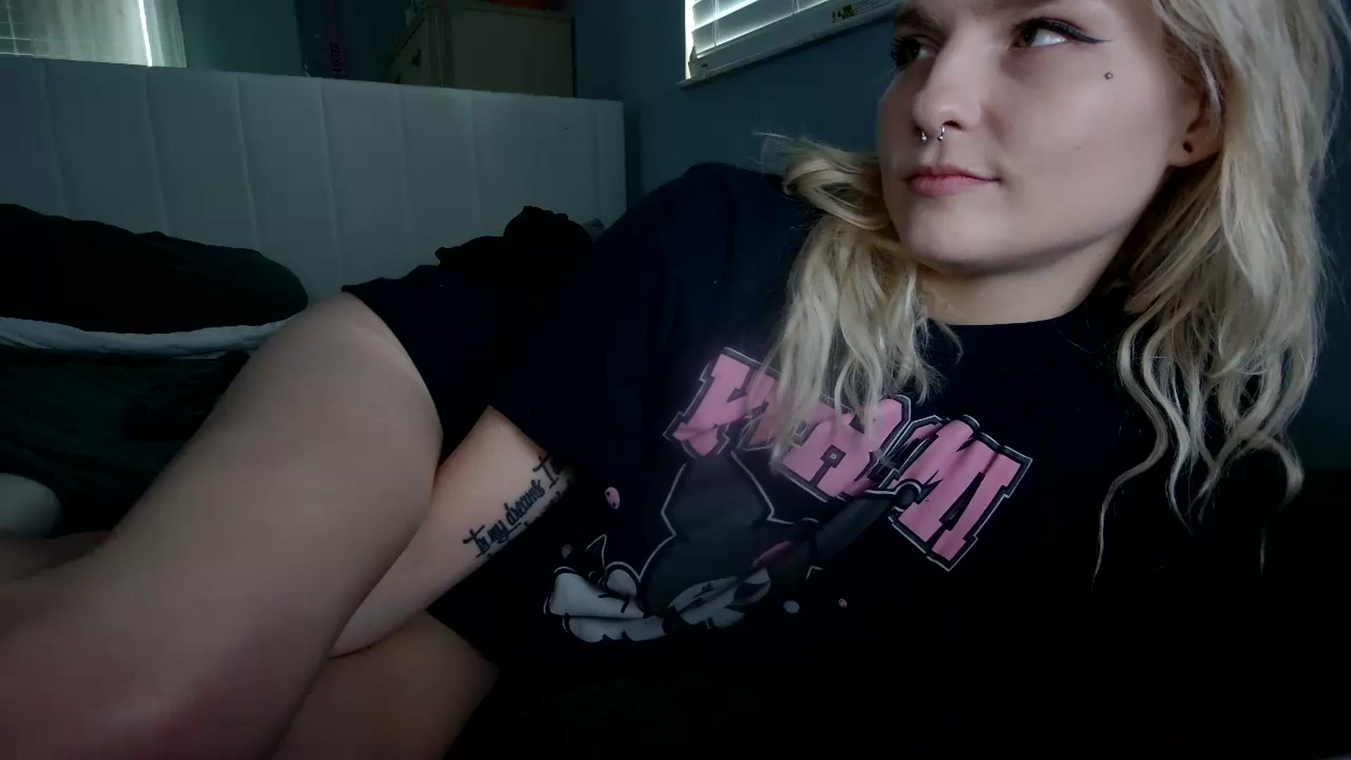 Gallery image thumbnail from DuckChan0's myfreecams stream on, 10/29/2024, 15:29 image 14 of 20