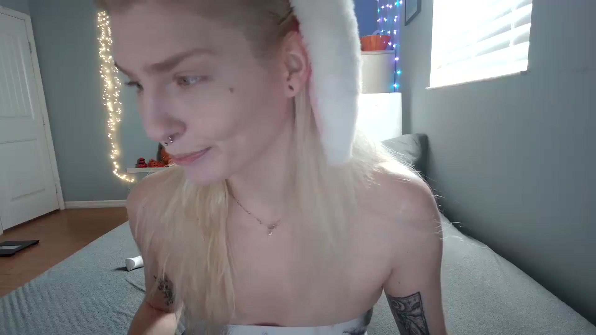 Gallery image thumbnail from DuckChan0's myfreecams stream on, 10/30/2024, 13:22 image 7 of 20