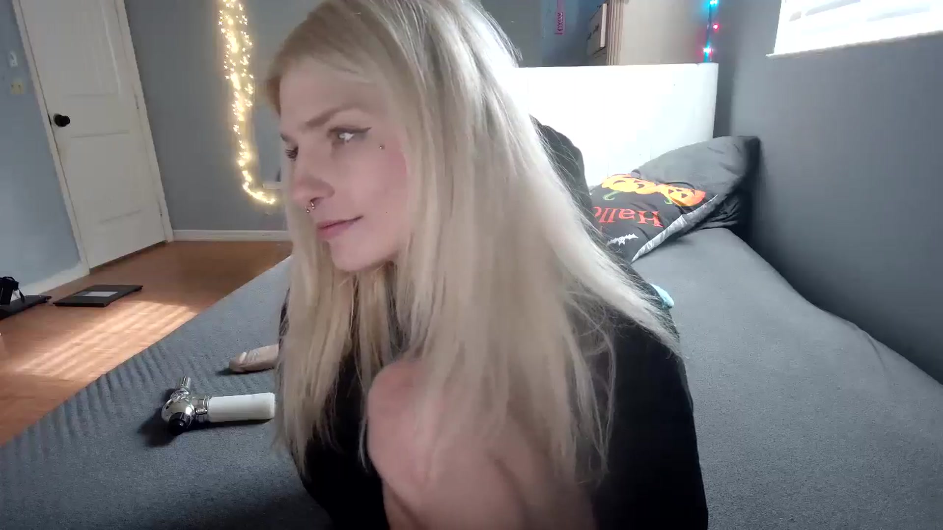 Gallery image thumbnail from DuckChan0's myfreecams stream on, 10/30/2024, 14:36 image 11 of 20