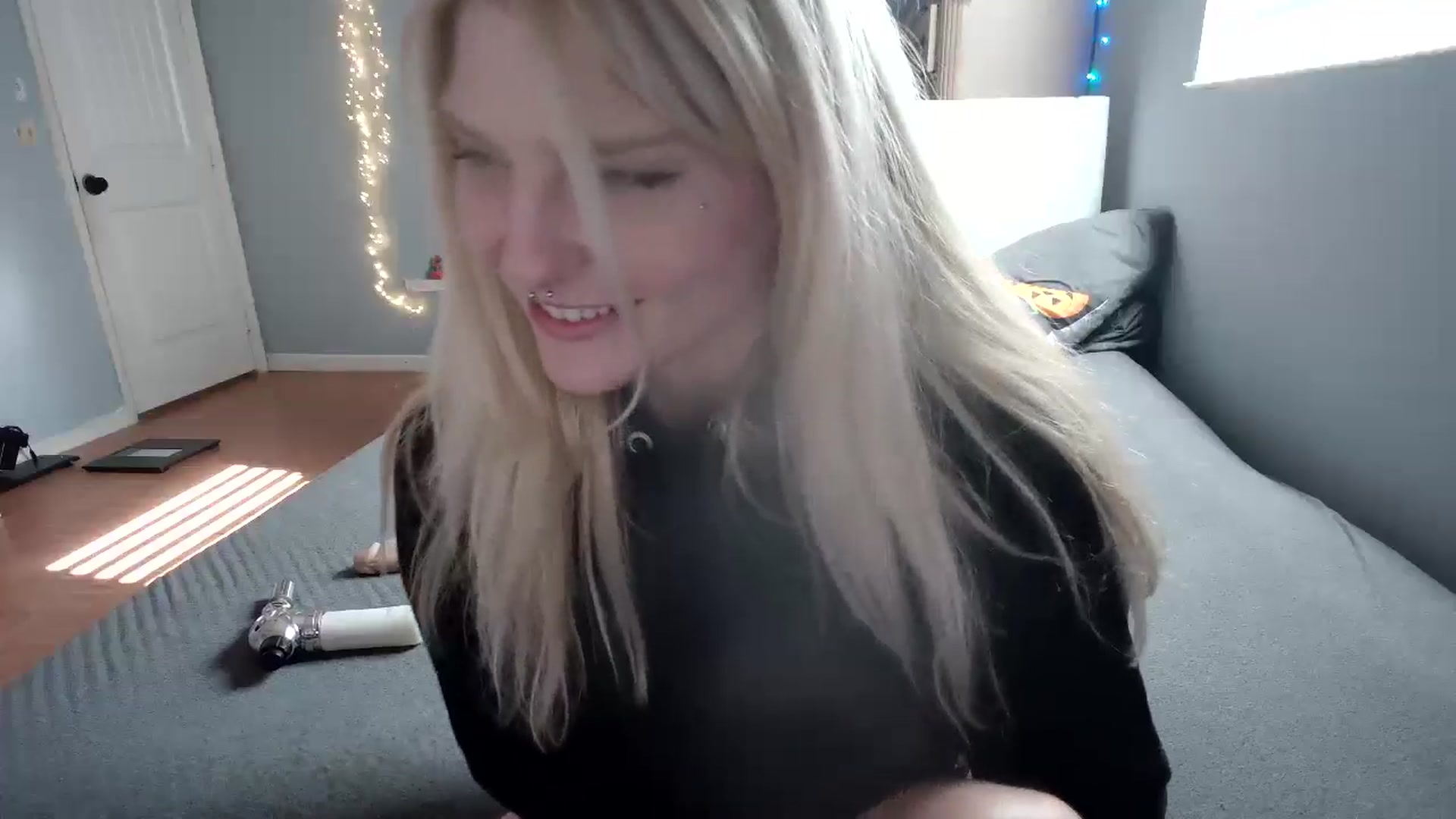 Gallery image thumbnail from DuckChan0's myfreecams stream on, 10/30/2024, 14:36 image 13 of 20