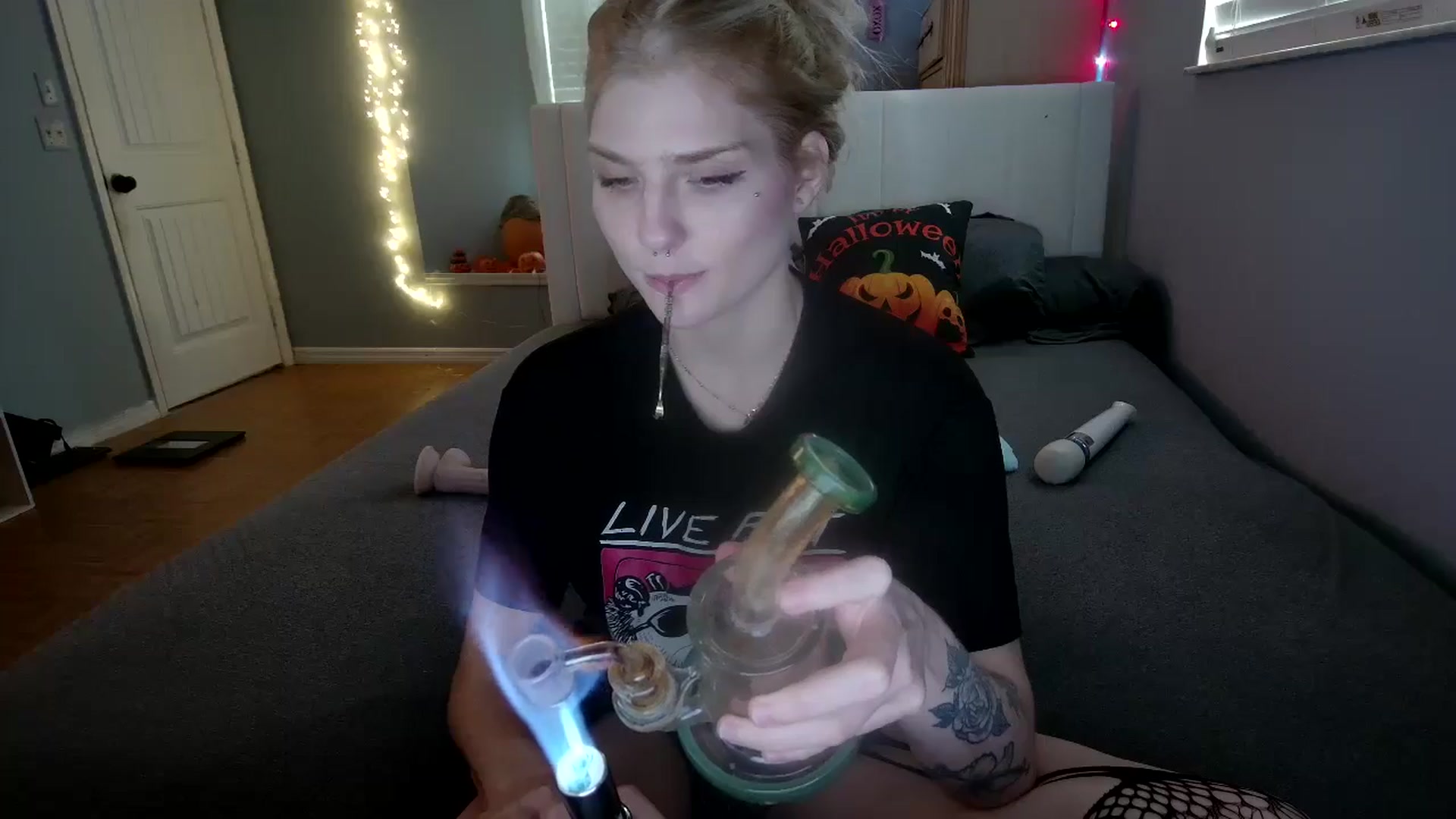 Gallery image thumbnail from DuckChan0's myfreecams stream on, 10/30/2024, 15:02 image 16 of 20