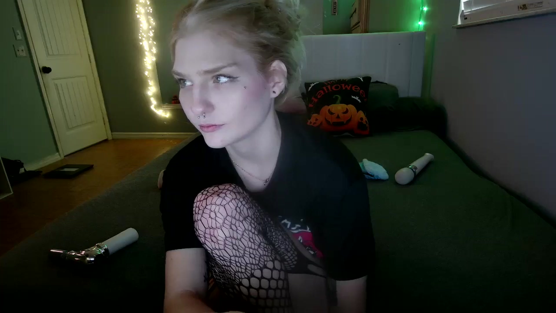 Gallery image thumbnail from DuckChan0's myfreecams stream on, 10/30/2024, 15:02 image 18 of 20