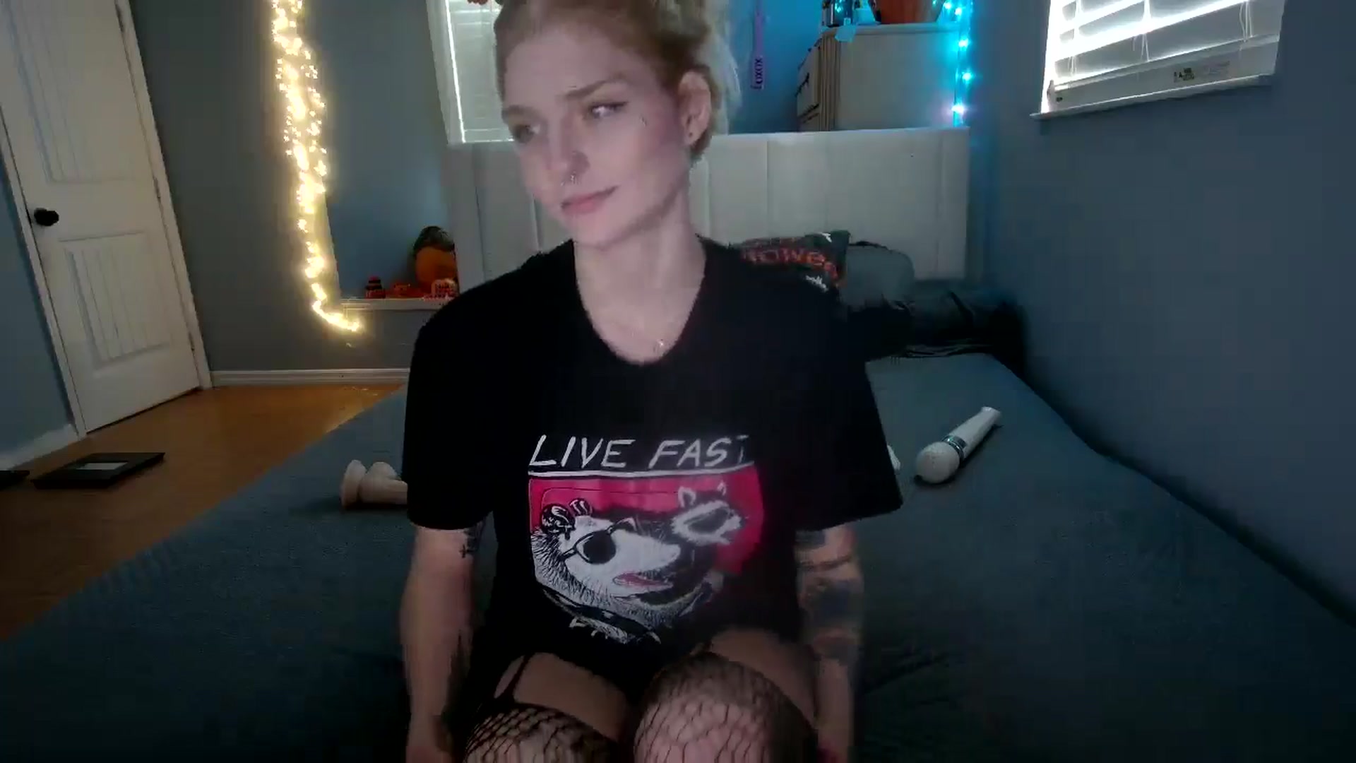 Gallery image thumbnail from DuckChan0's myfreecams stream on, 10/30/2024, 15:02 image 6 of 20