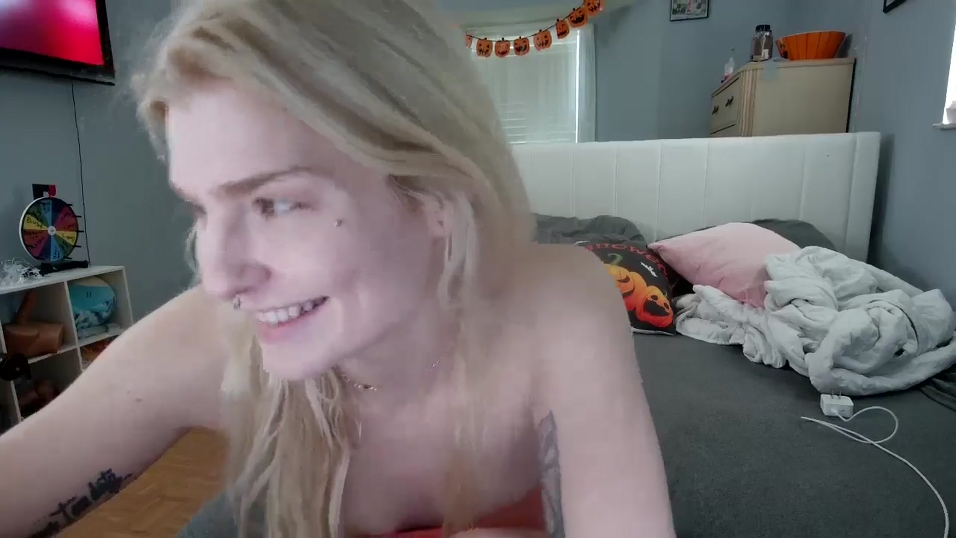 Gallery image thumbnail from DuckChan0's myfreecams stream on, 10/31/2024, 13:35 image 9 of 20
