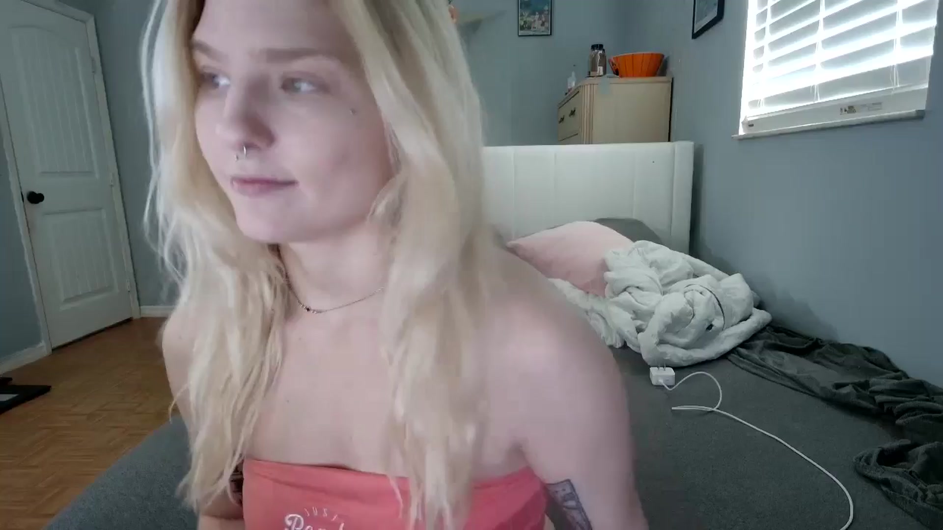 Gallery image thumbnail from DuckChan0's myfreecams stream on, 10/31/2024, 13:35 image 20 of 20