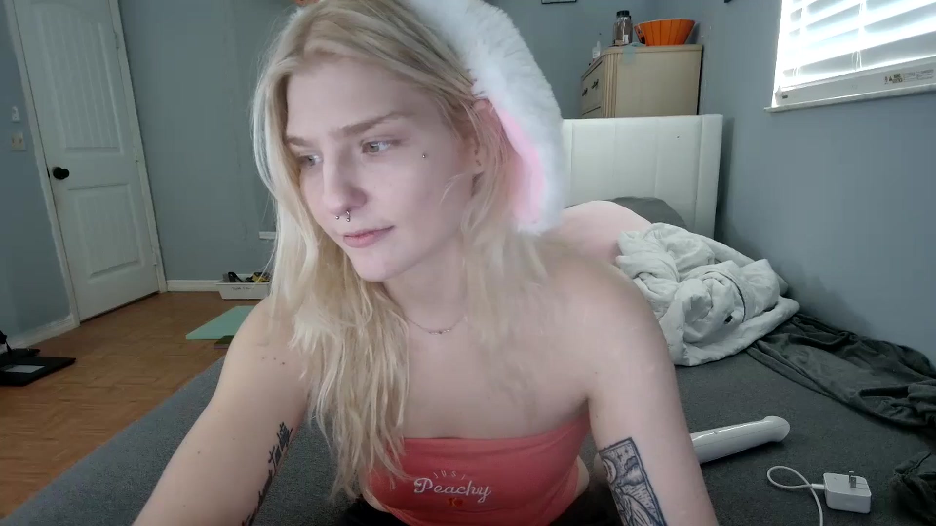 Gallery image thumbnail from DuckChan0's myfreecams stream on, 10/31/2024, 14:13 image 18 of 20