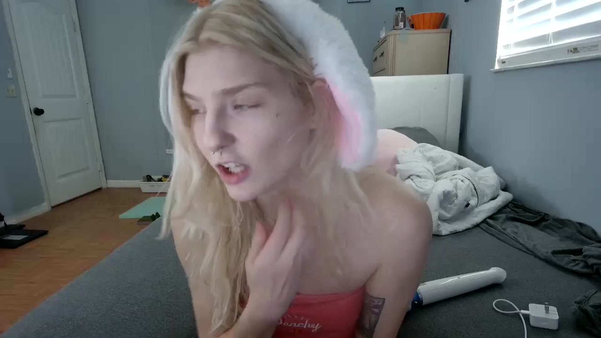 Gallery image thumbnail from DuckChan0's myfreecams stream on, 10/31/2024, 14:13 image 16 of 20