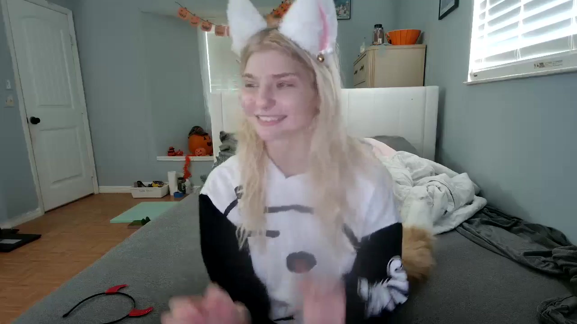 Gallery image thumbnail from DuckChan0's myfreecams stream on, 10/31/2024, 15:49 image 5 of 20