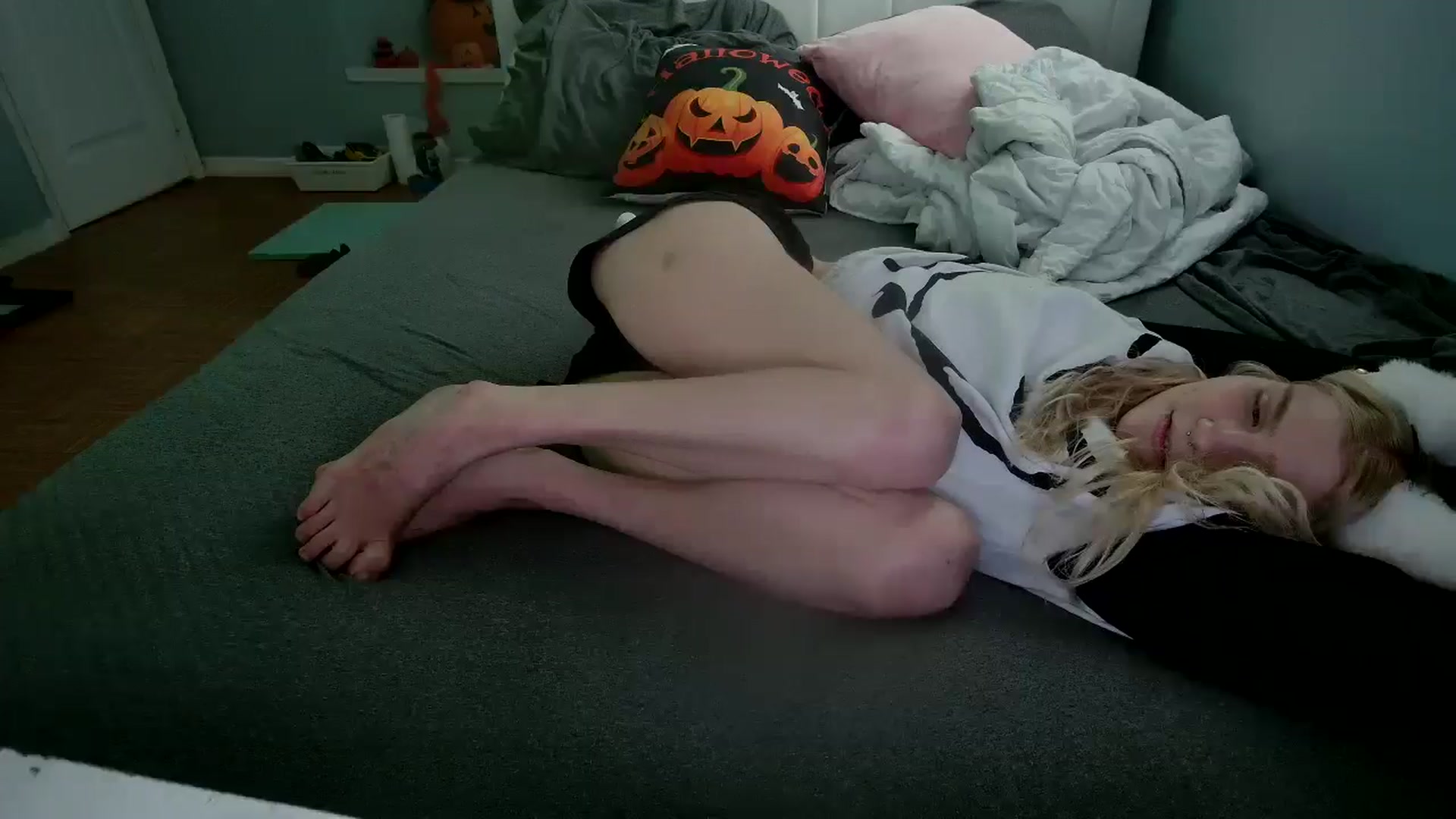 Gallery image thumbnail from DuckChan0's myfreecams stream on, 10/31/2024, 15:49 image 6 of 20