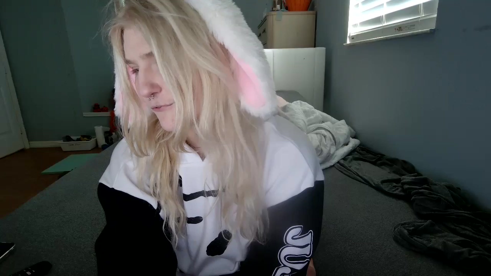 Gallery image thumbnail from DuckChan0's myfreecams stream on, 10/31/2024, 15:49 image 12 of 20