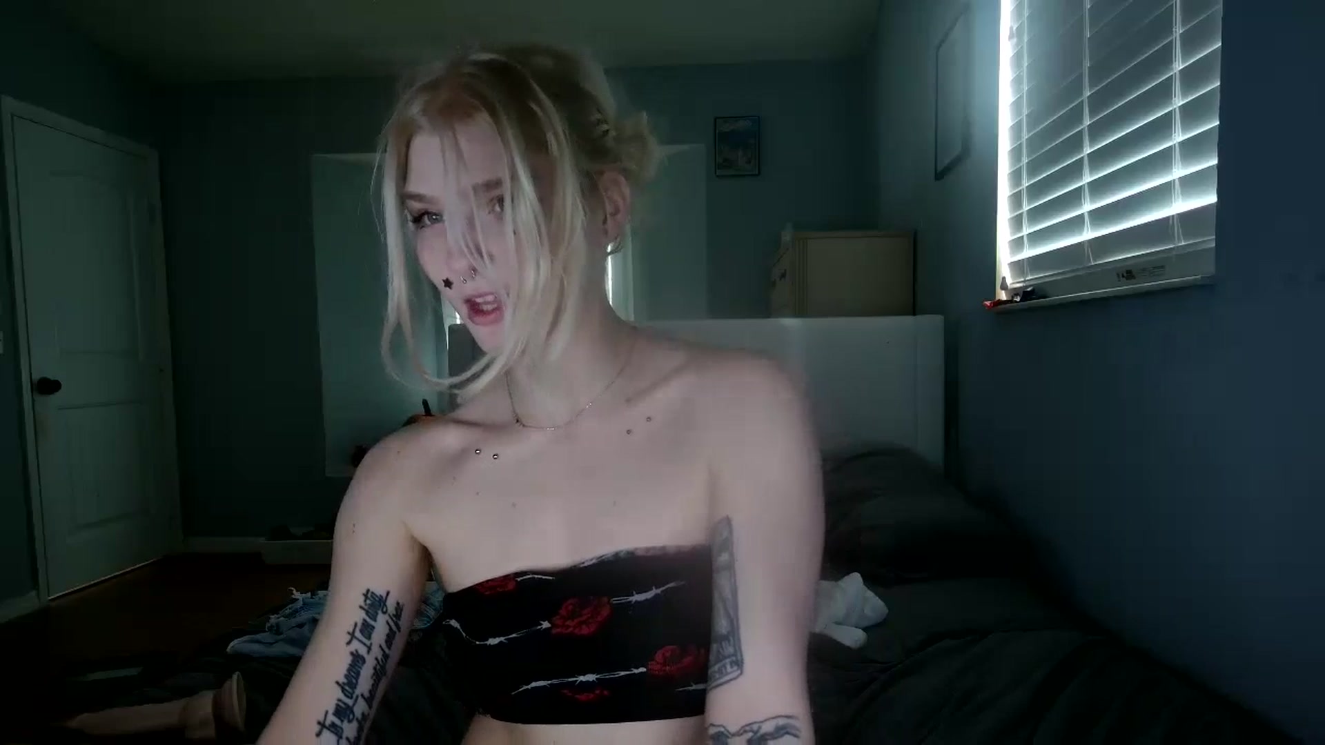 Gallery image thumbnail from DuckChan0's myfreecams stream on, 11/01/2024, 15:26 image 10 of 20