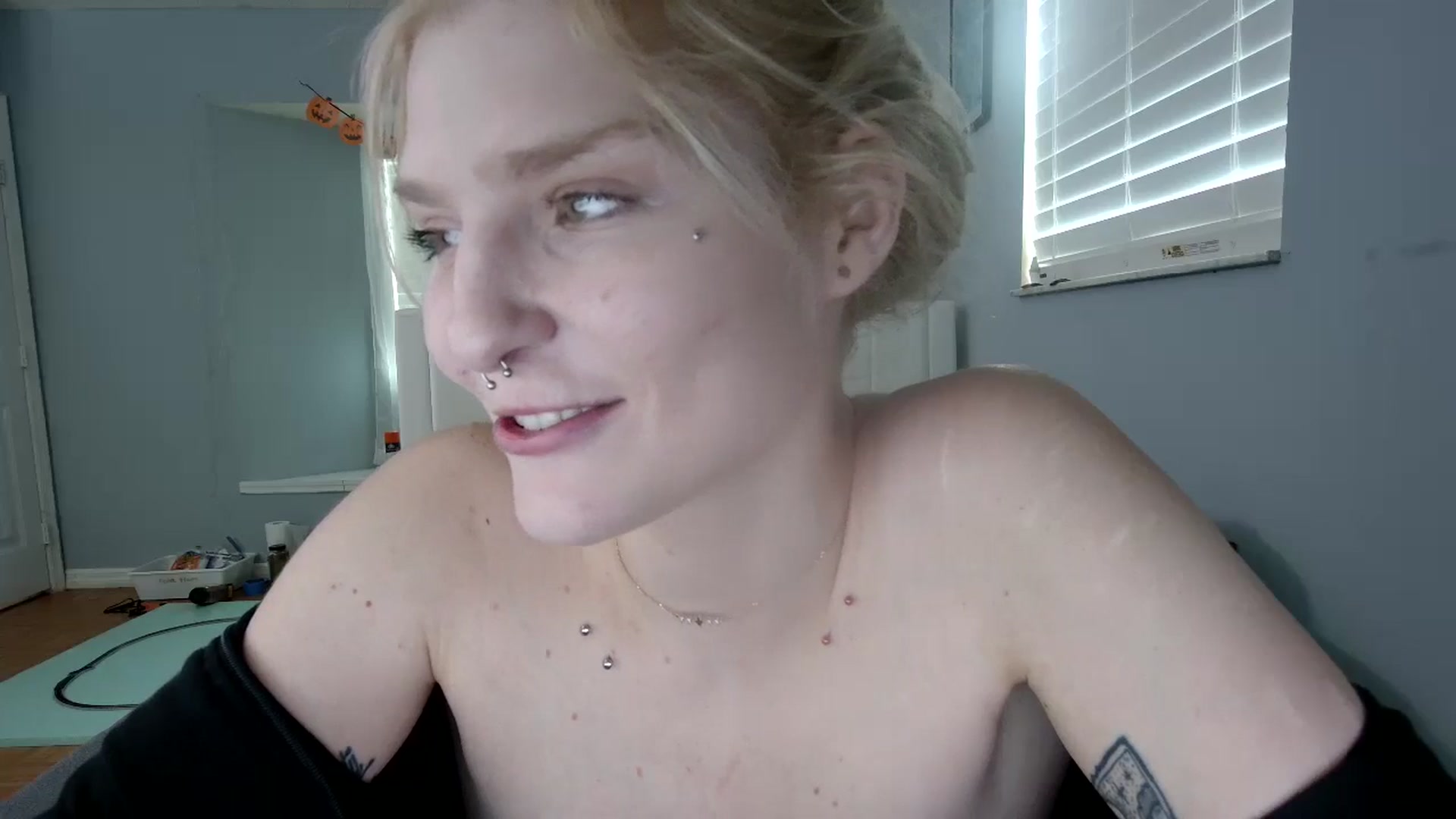 Gallery image thumbnail from DuckChan0's myfreecams stream on, 11/02/2024, 18:20 image 16 of 20