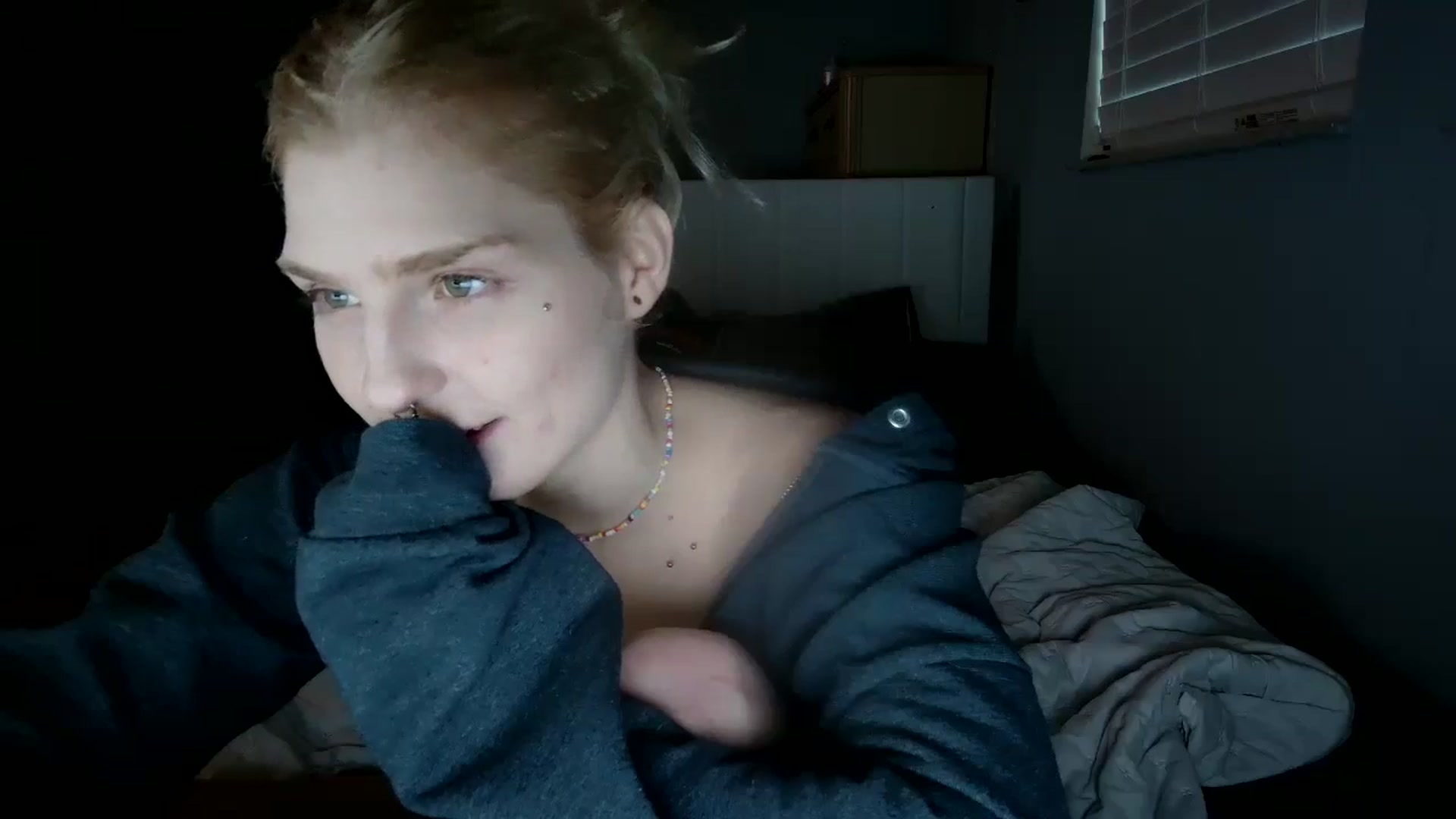 Gallery image thumbnail from DuckChan0's myfreecams stream on, 11/03/2024, 22:43 image 16 of 20