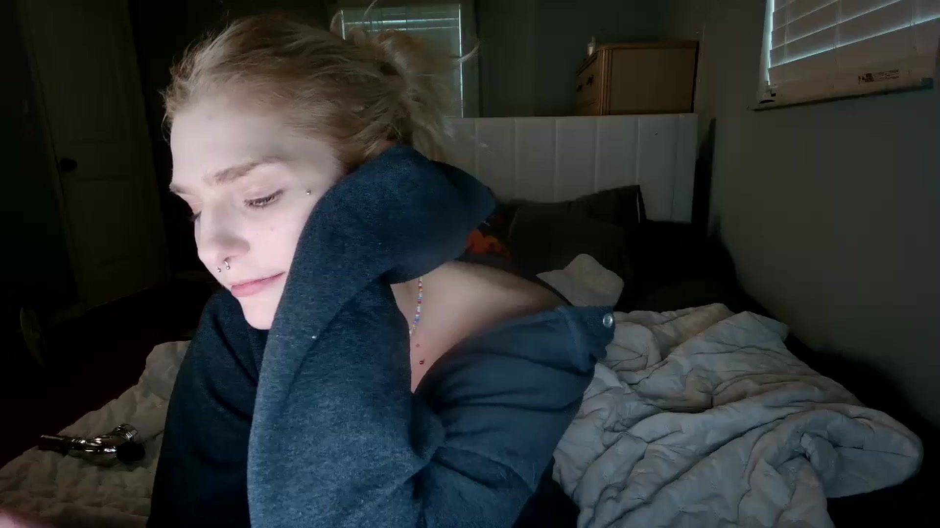 Gallery image thumbnail from DuckChan0's myfreecams stream on, 11/03/2024, 22:43 image 9 of 20