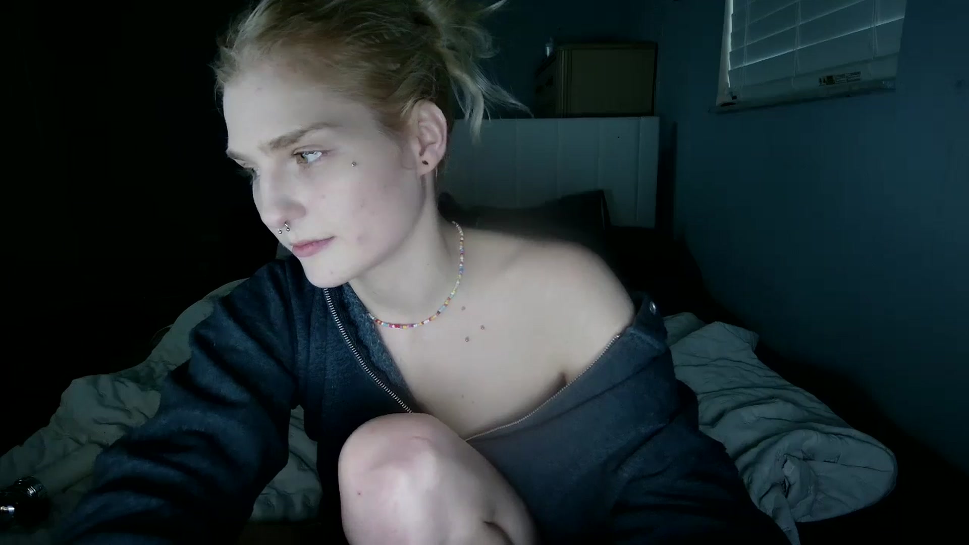 Gallery image thumbnail from DuckChan0's myfreecams stream on, 11/03/2024, 22:43 image 17 of 20