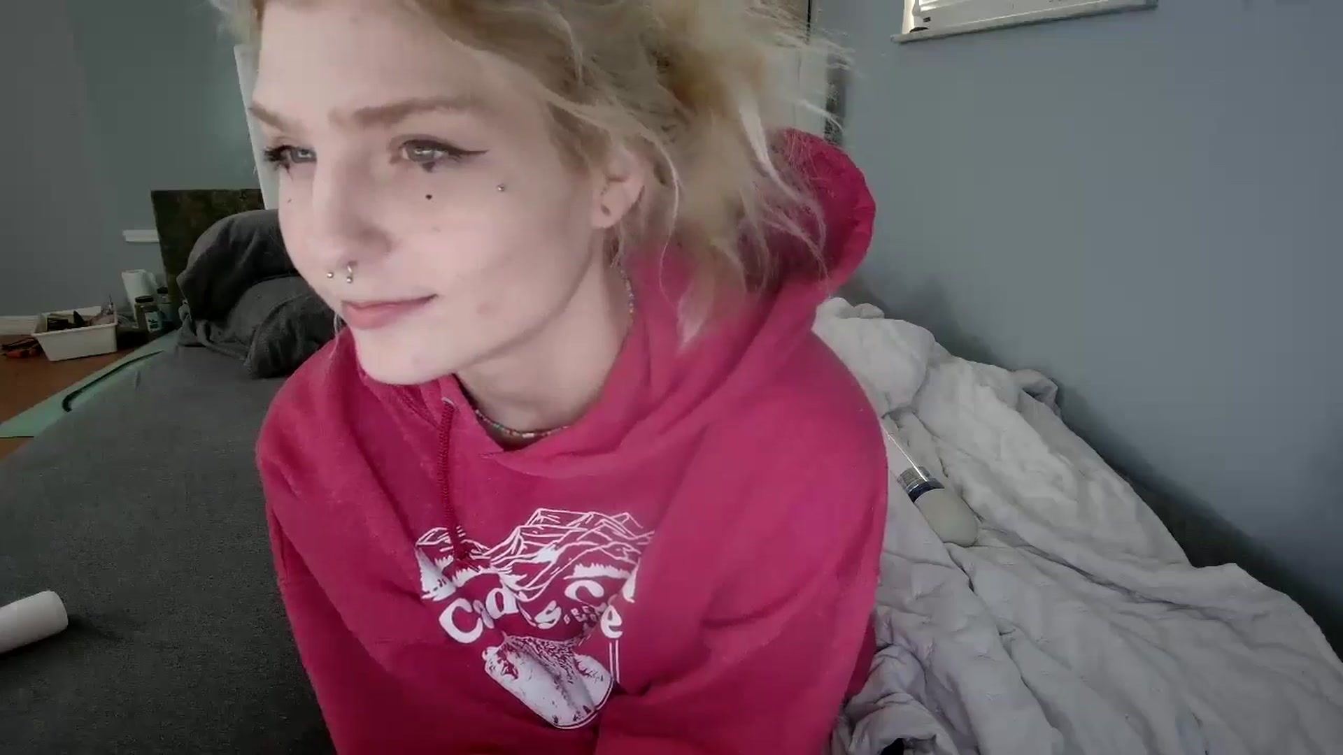 Gallery image thumbnail from DuckChan0's myfreecams stream on, 11/04/2024, 15:45 image 12 of 20