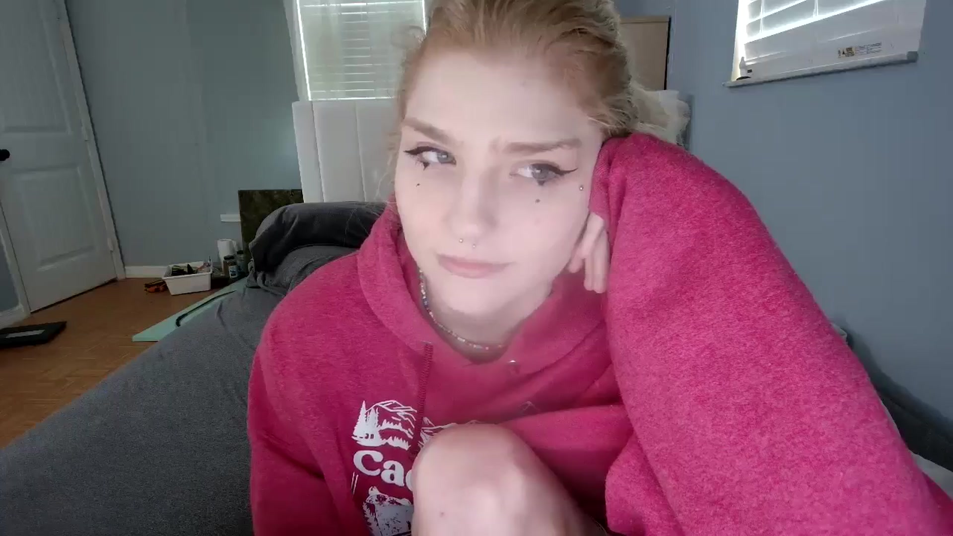 Gallery image thumbnail from DuckChan0's myfreecams stream on, 11/04/2024, 15:45 image 4 of 20