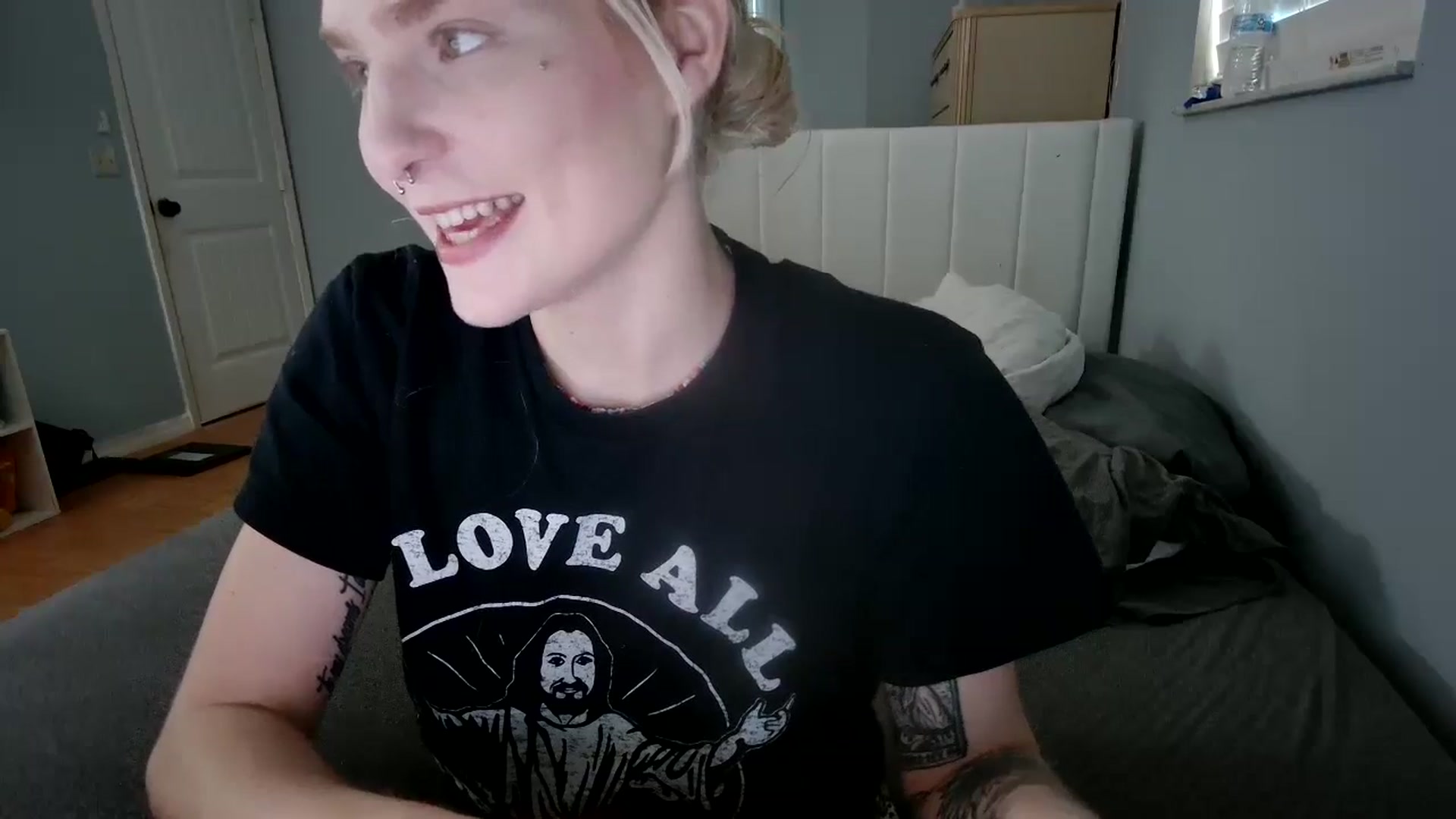 Gallery image thumbnail from DuckChan0's myfreecams stream on, 11/06/2024, 14:34 image 6 of 20