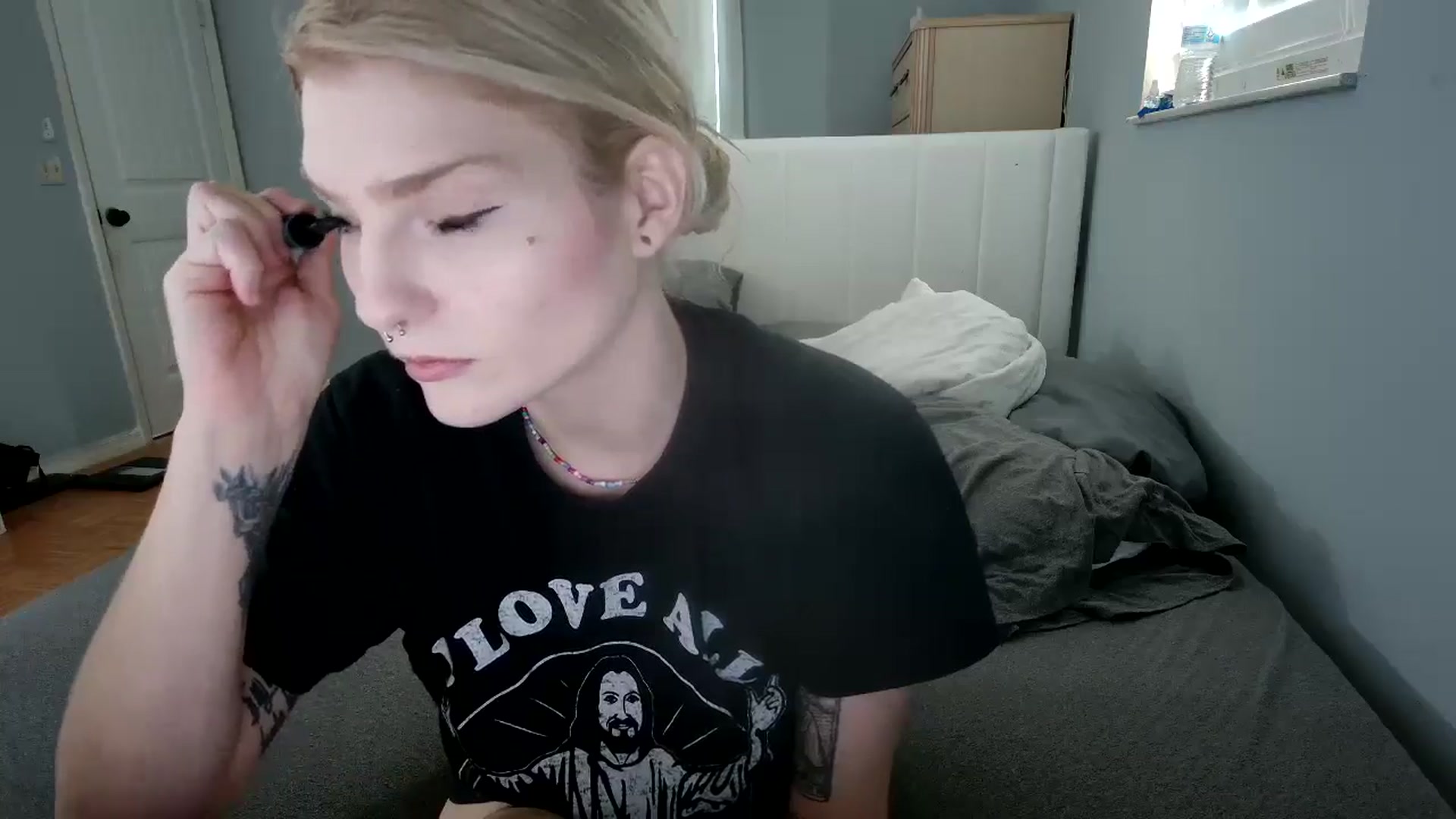 Gallery image thumbnail from DuckChan0's myfreecams stream on, 11/06/2024, 14:34 image 12 of 20