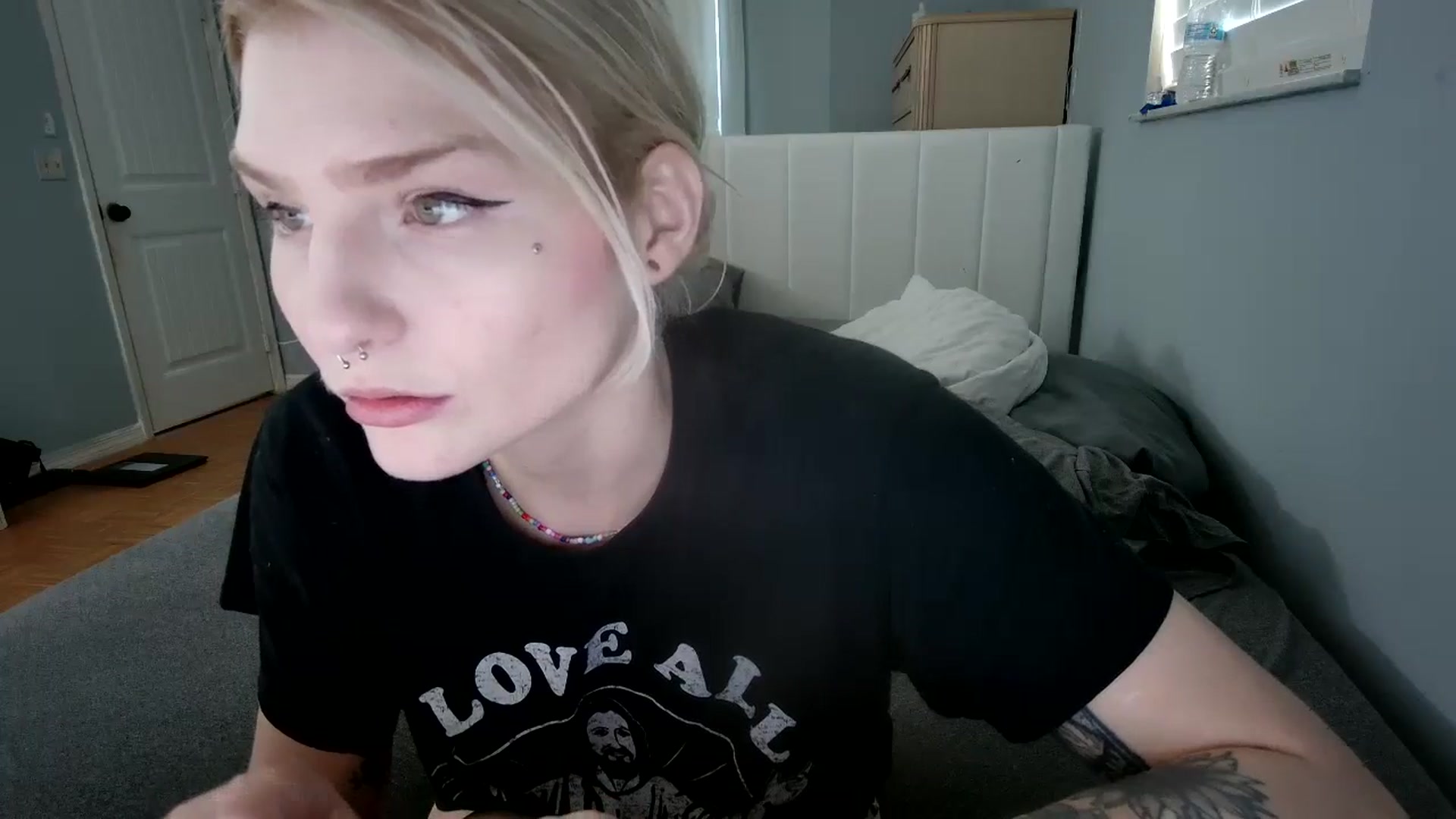 Gallery image thumbnail from DuckChan0's myfreecams stream on, 11/06/2024, 14:34 image 10 of 20