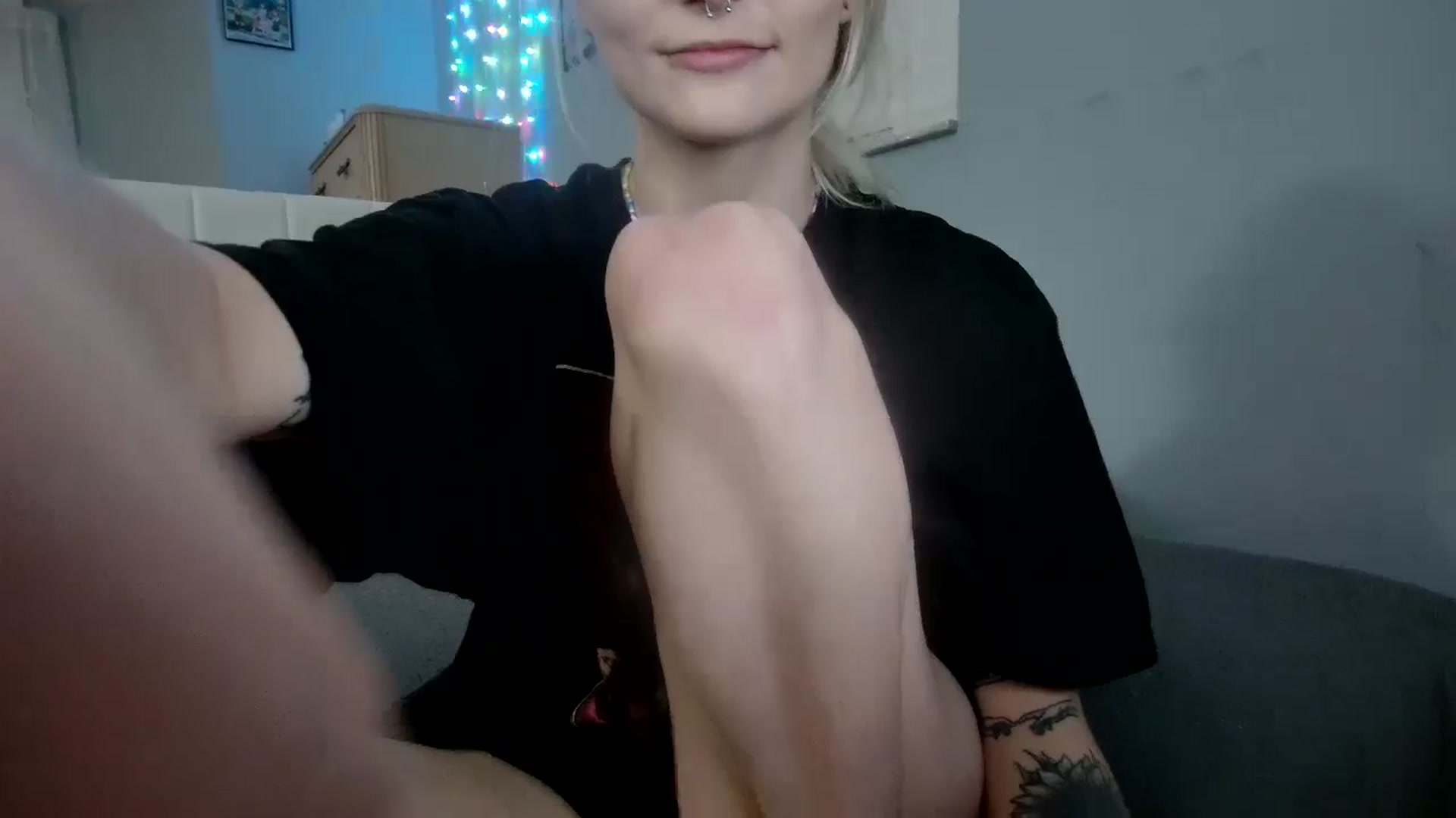 Gallery image thumbnail from DuckChan0's myfreecams stream on, 11/10/2024, 24:30 image 13 of 20