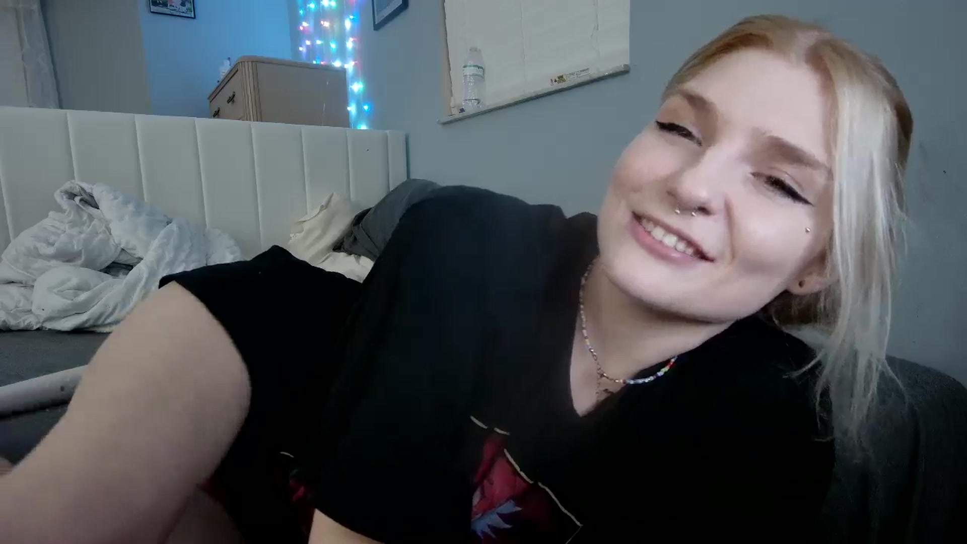 Gallery image thumbnail from DuckChan0's myfreecams stream on, 11/10/2024, 24:30 image 2 of 20