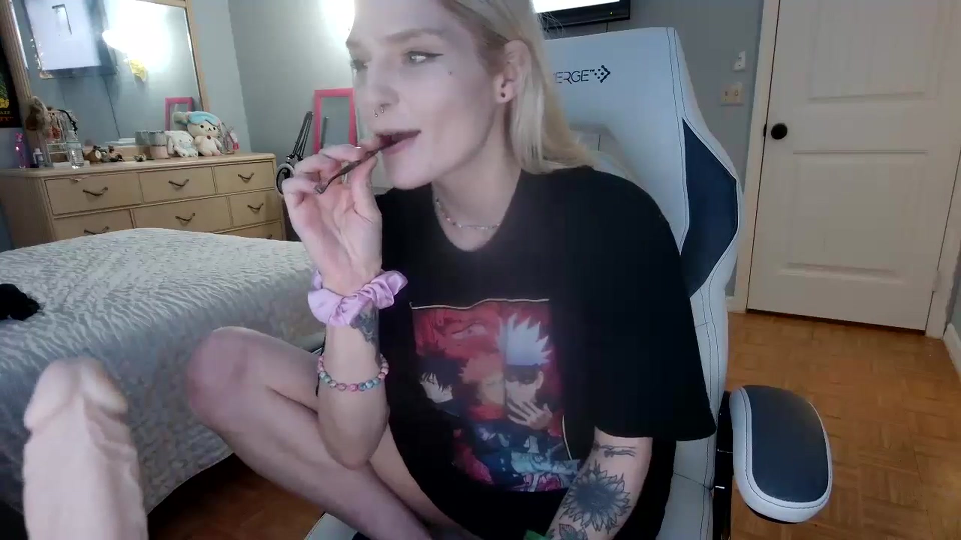 Gallery image thumbnail from DuckChan0's myfreecams stream on, 11/10/2024, 22:44 image 17 of 20