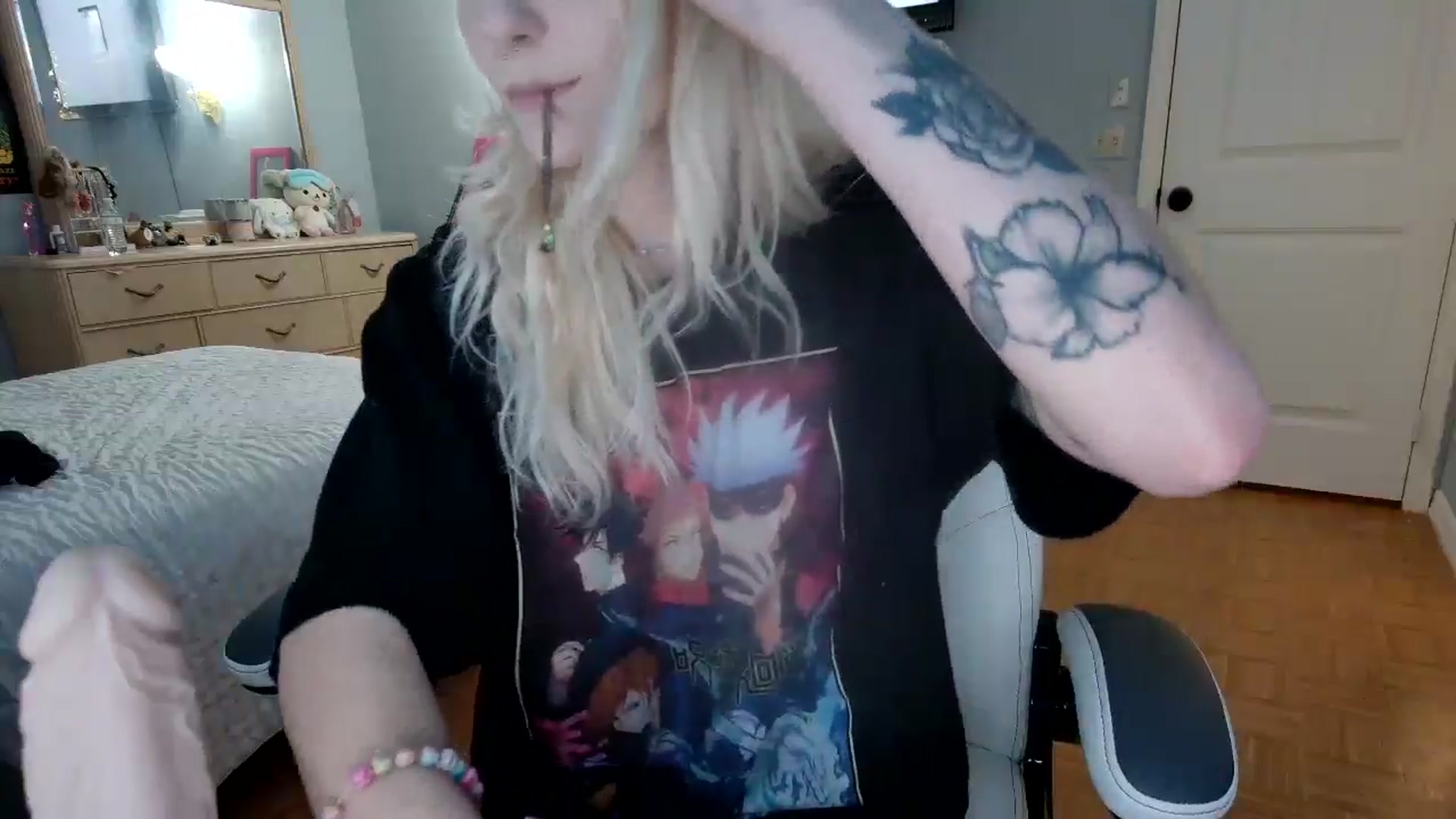 Gallery image thumbnail from DuckChan0's myfreecams stream on, 11/10/2024, 22:44 image 16 of 20