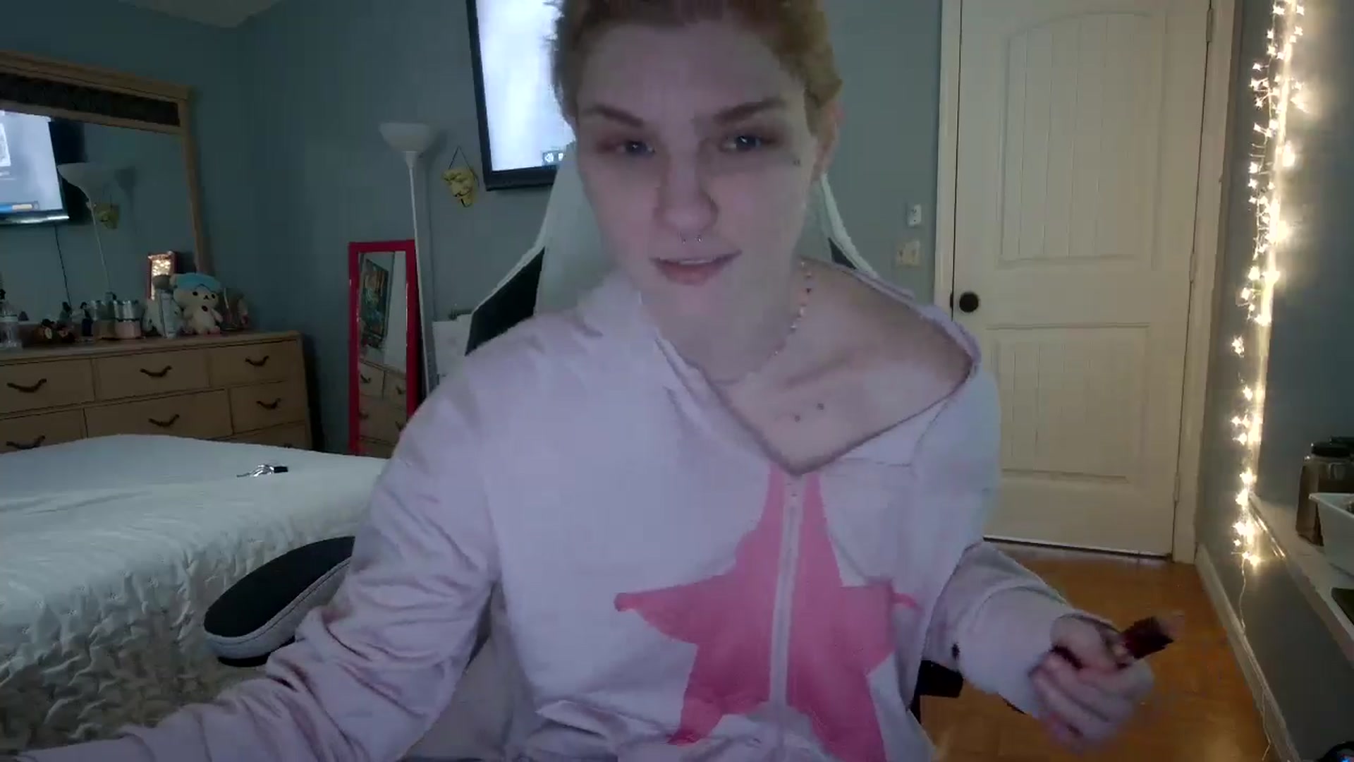 Gallery image thumbnail from DuckChan0's myfreecams stream on, 11/12/2024, 15:33 image 4 of 20
