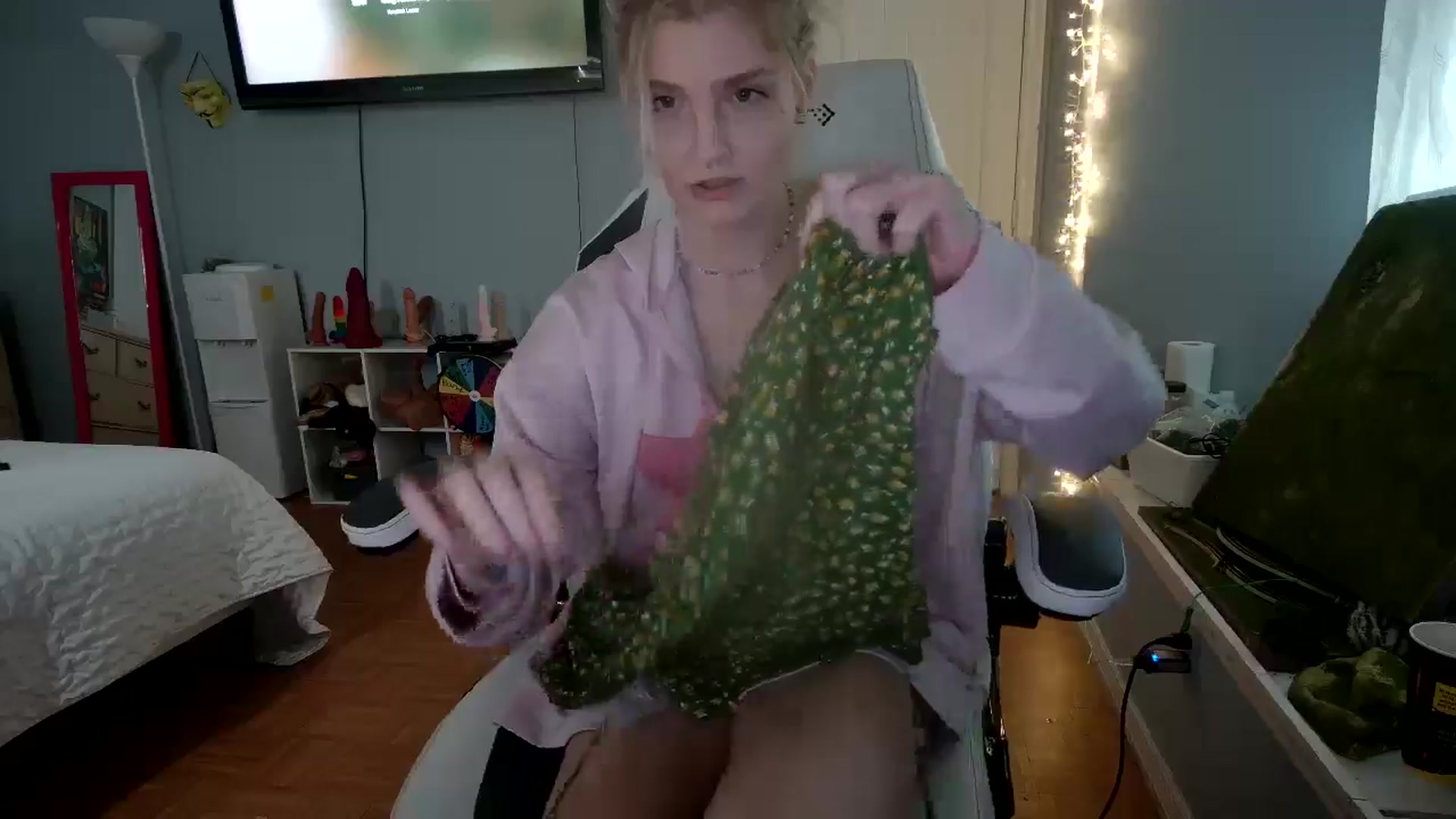 Gallery image thumbnail from DuckChan0's myfreecams stream on, 11/12/2024, 15:33 image 17 of 20