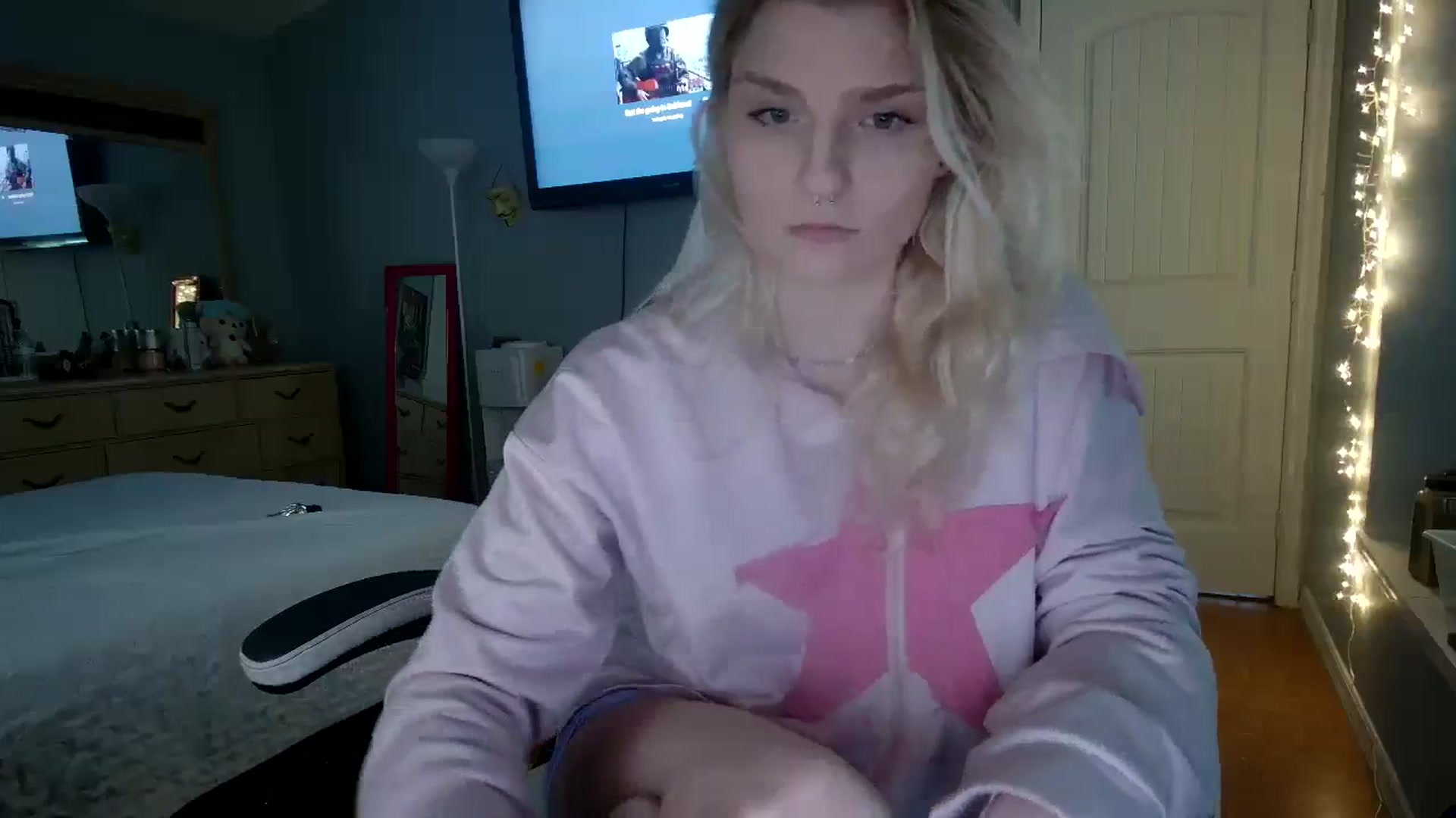 Gallery image thumbnail from DuckChan0's myfreecams stream on, 11/12/2024, 15:33 image 14 of 20