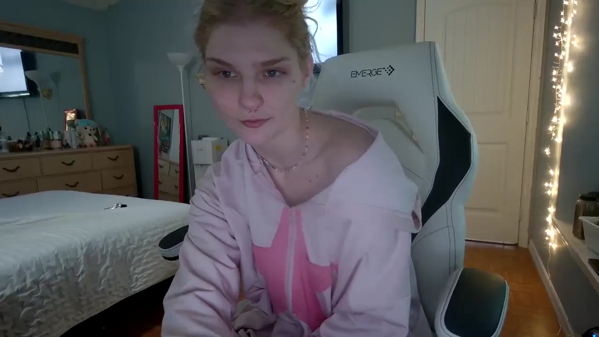 Gallery image thumbnail from DuckChan0's myfreecams stream on, 11/12/2024, 15:33 image 2 of 20