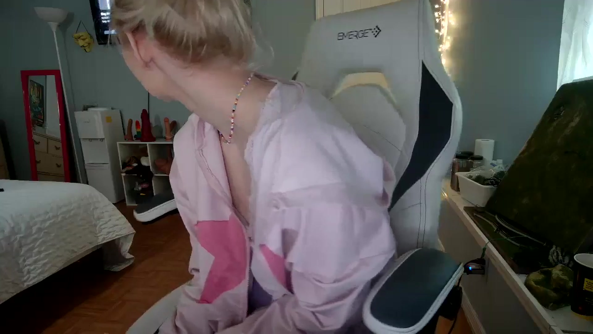 Gallery image thumbnail from DuckChan0's myfreecams stream on, 11/12/2024, 15:33 image 16 of 20