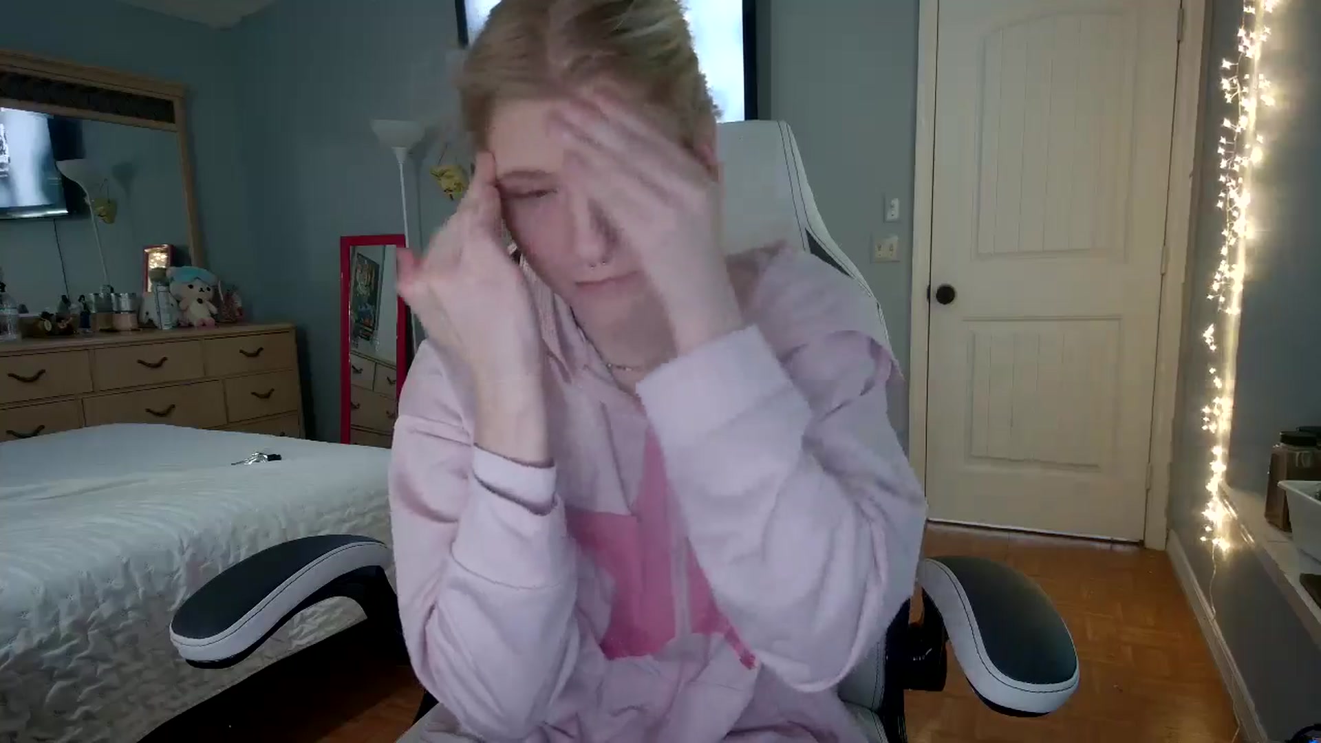 Gallery image thumbnail from DuckChan0's myfreecams stream on, 11/12/2024, 15:33 image 9 of 20