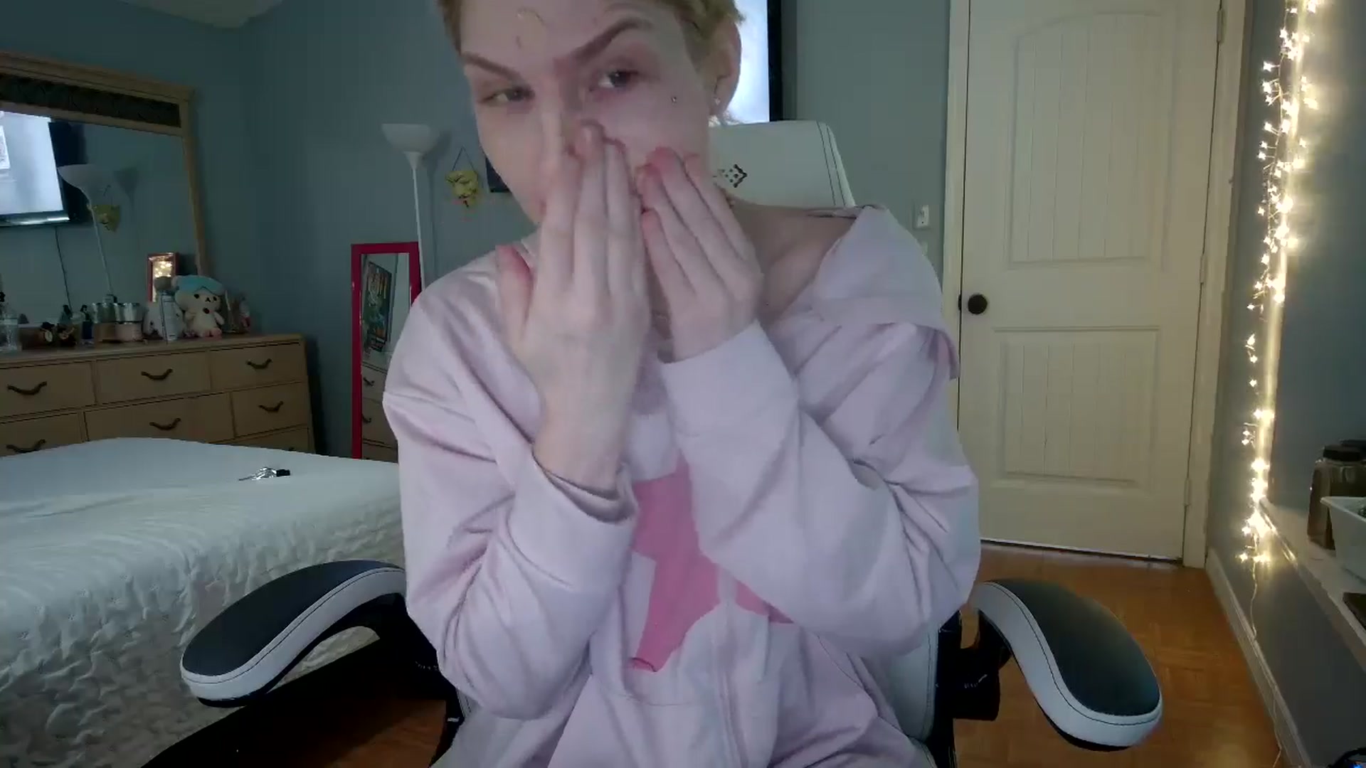 Gallery image thumbnail from DuckChan0's myfreecams stream on, 11/12/2024, 15:33 image 6 of 20