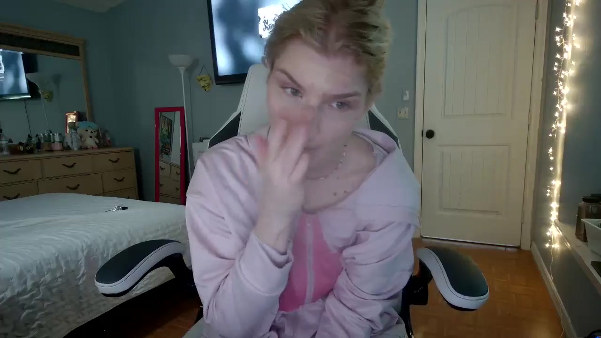 Gallery image thumbnail from DuckChan0's myfreecams stream on, 11/12/2024, 15:33 image 7 of 20