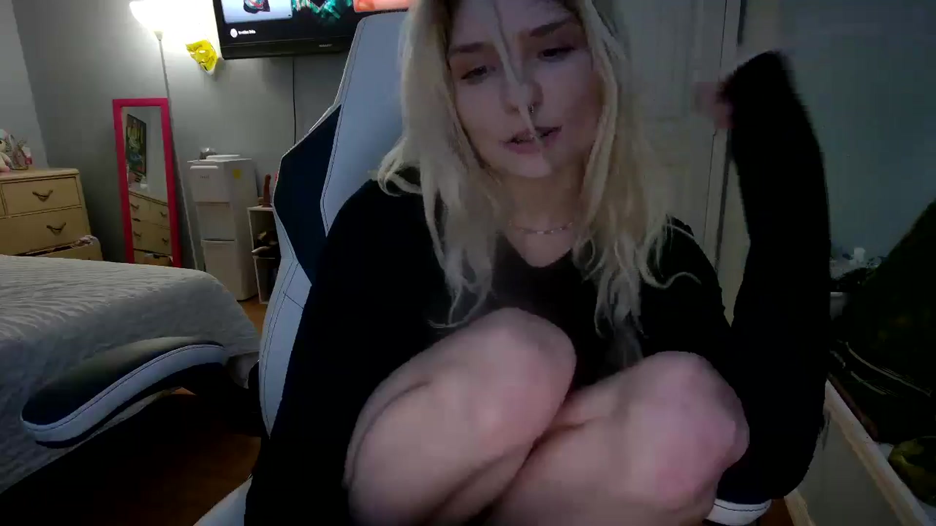 Gallery image thumbnail from DuckChan0's myfreecams stream on, 11/12/2024, 17:56 image 14 of 20