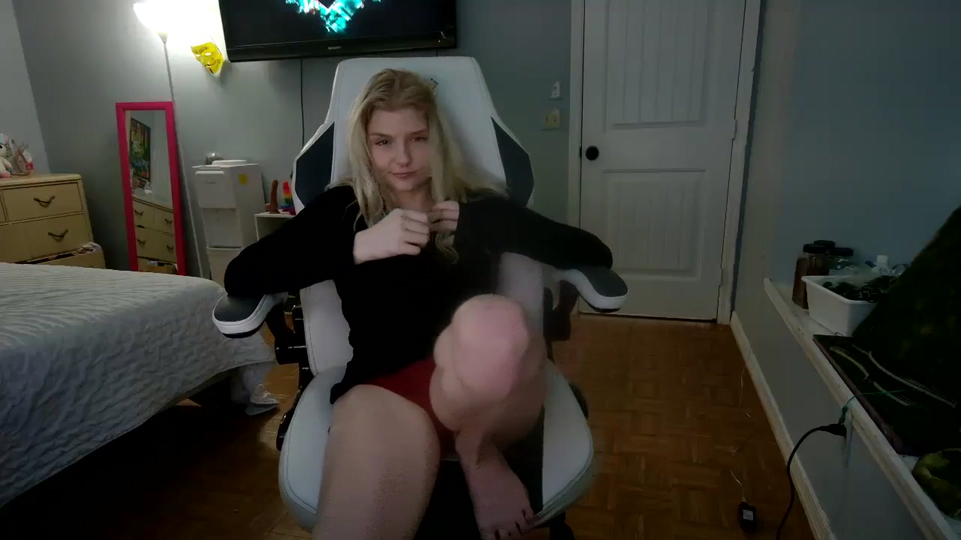 Gallery image thumbnail from DuckChan0's myfreecams stream on, 11/12/2024, 17:56 image 12 of 20