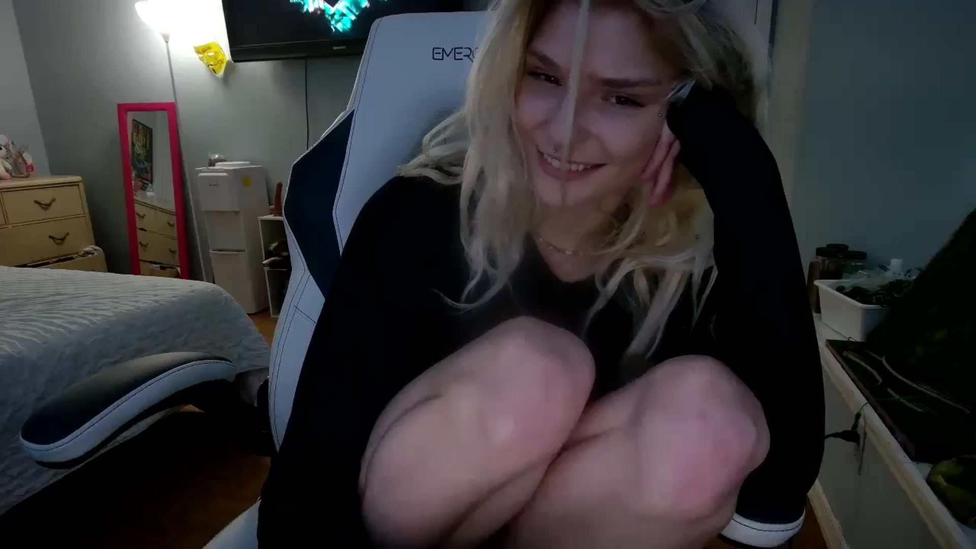 Gallery image thumbnail from DuckChan0's myfreecams stream on, 11/12/2024, 17:56 image 13 of 20