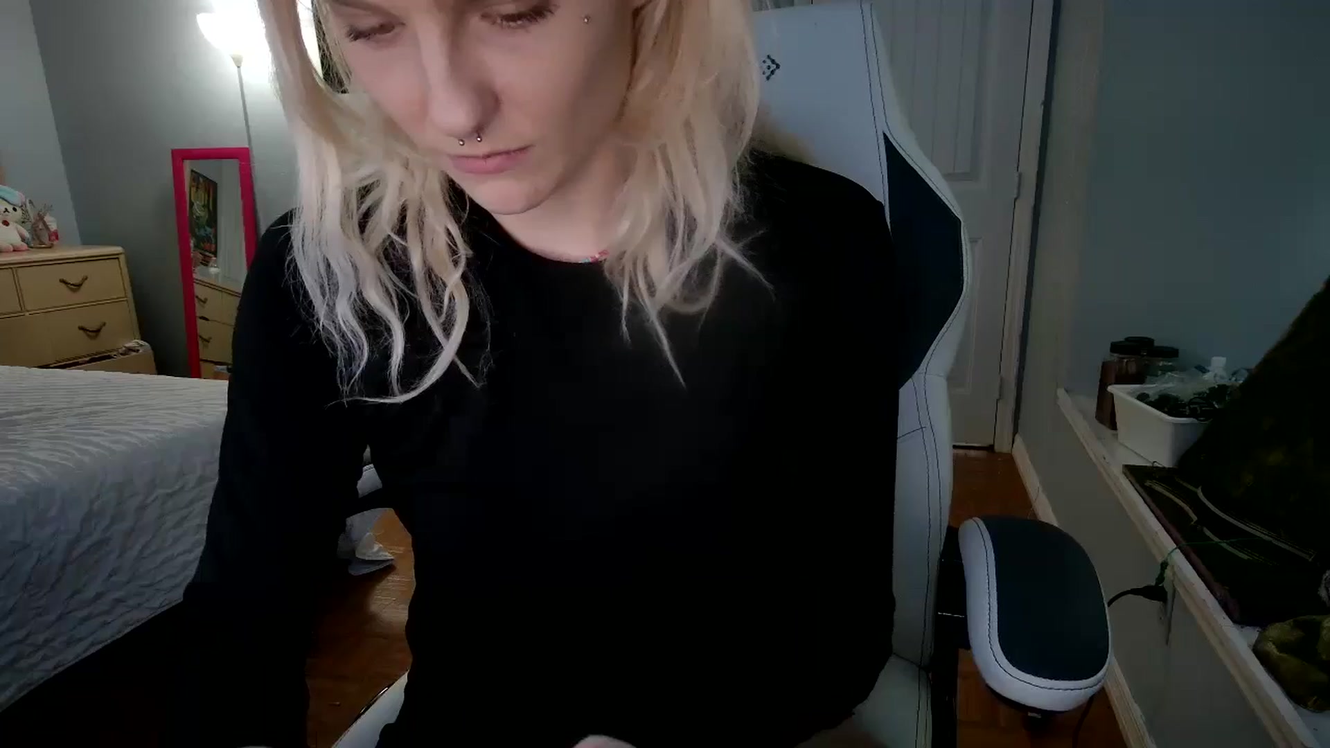 Gallery image thumbnail from DuckChan0's myfreecams stream on, 11/12/2024, 17:56 image 2 of 20