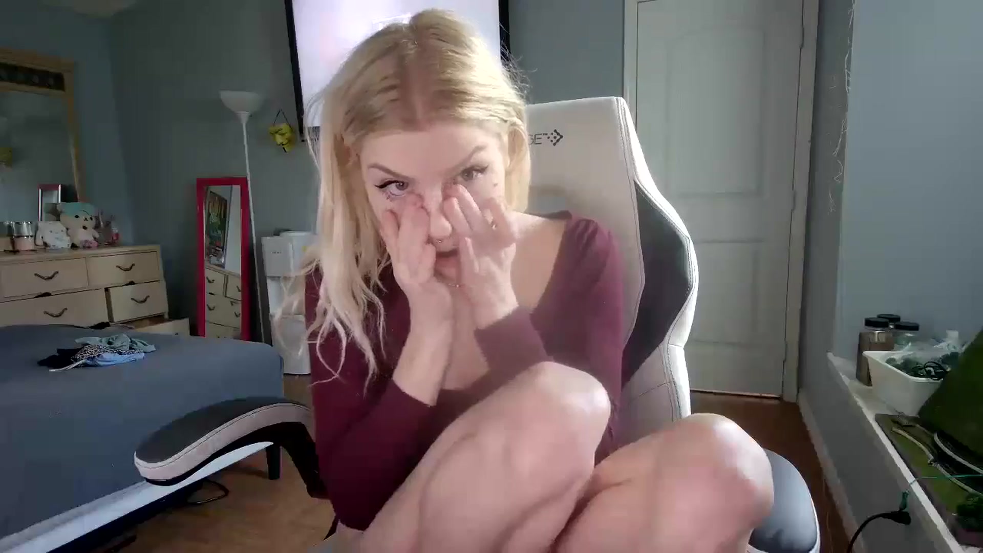 Gallery image thumbnail from DuckChan0's myfreecams stream on, 11/13/2024, 13:34 image 18 of 20