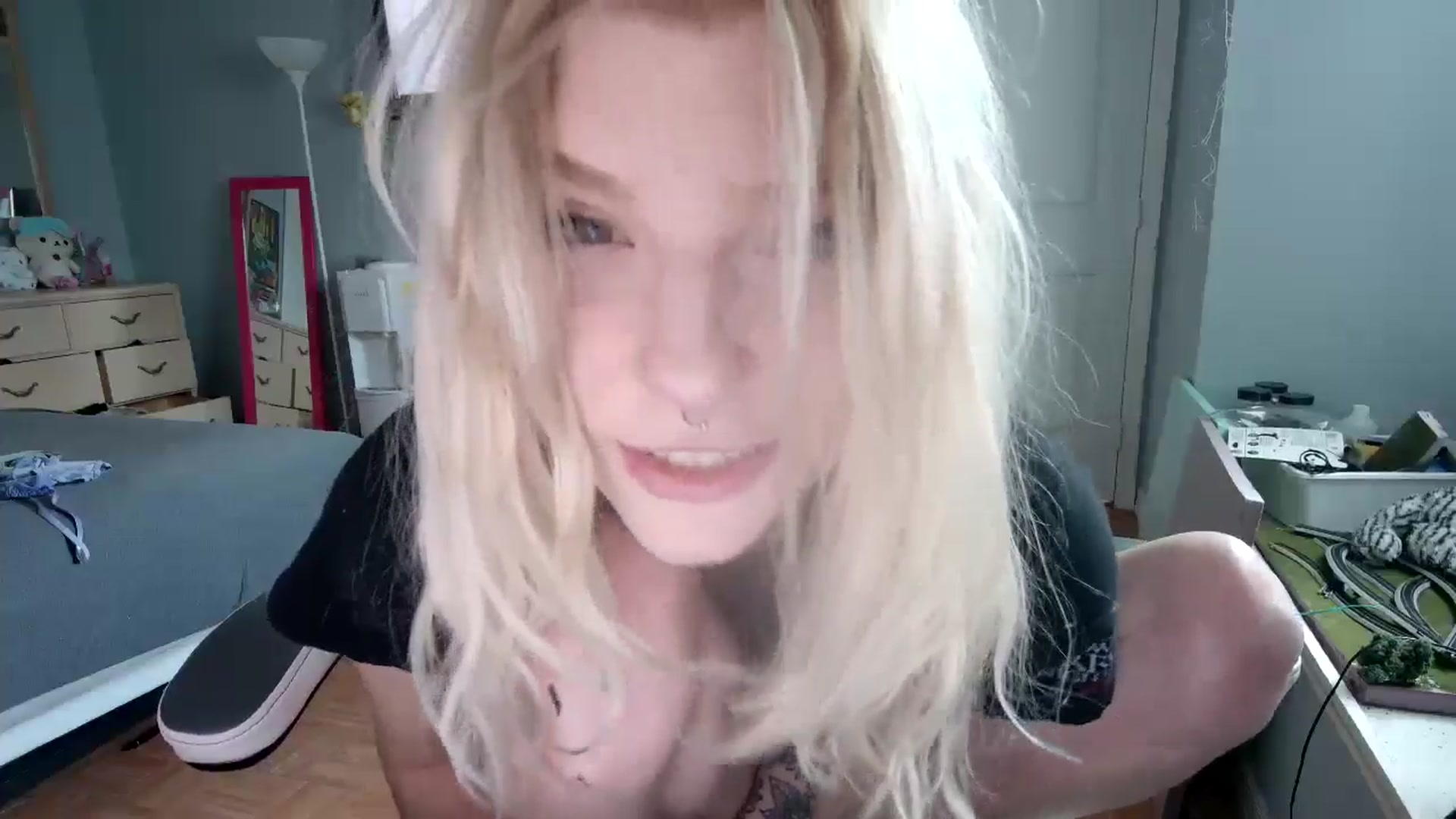 Gallery image thumbnail from DuckChan0's myfreecams stream on, 11/13/2024, 14:41 image 13 of 20