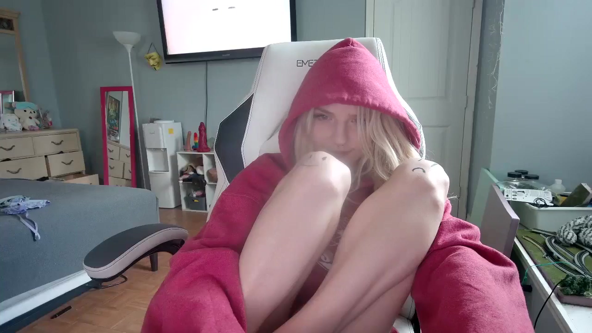 Gallery image thumbnail from DuckChan0's myfreecams stream on, 11/13/2024, 16:28 image 10 of 20