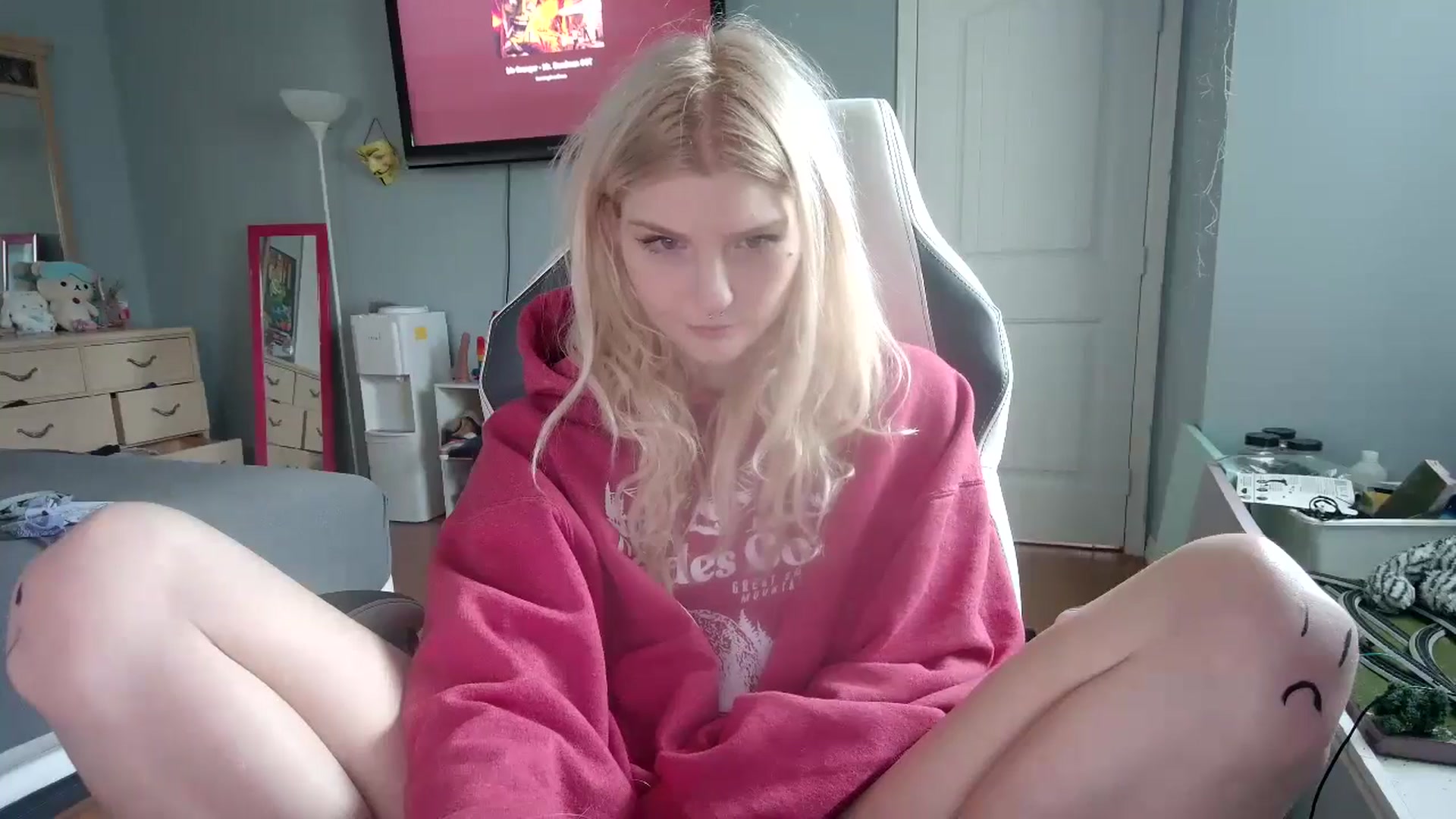 Gallery image thumbnail from DuckChan0's myfreecams stream on, 11/13/2024, 16:28 image 2 of 20